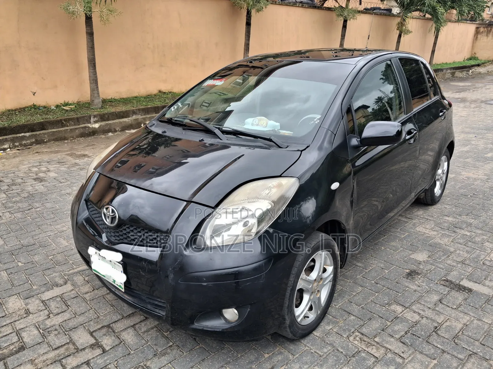 Toyota Yaris 2011 Black