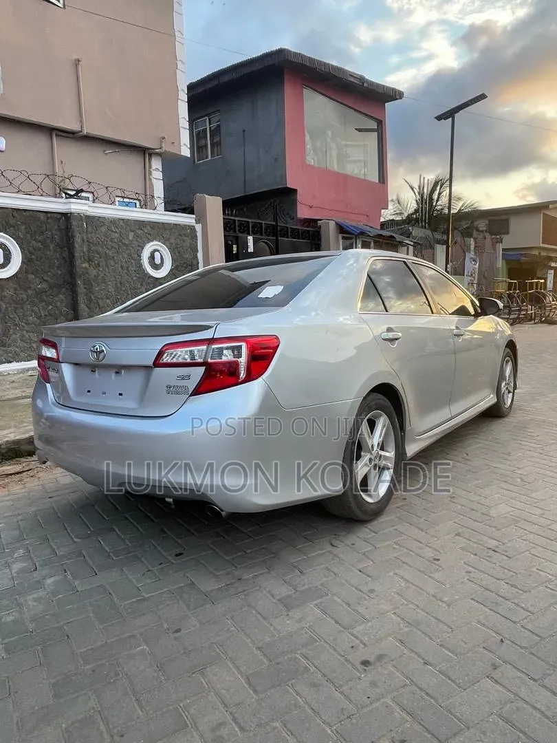 Toyota Camry 2014 Silver