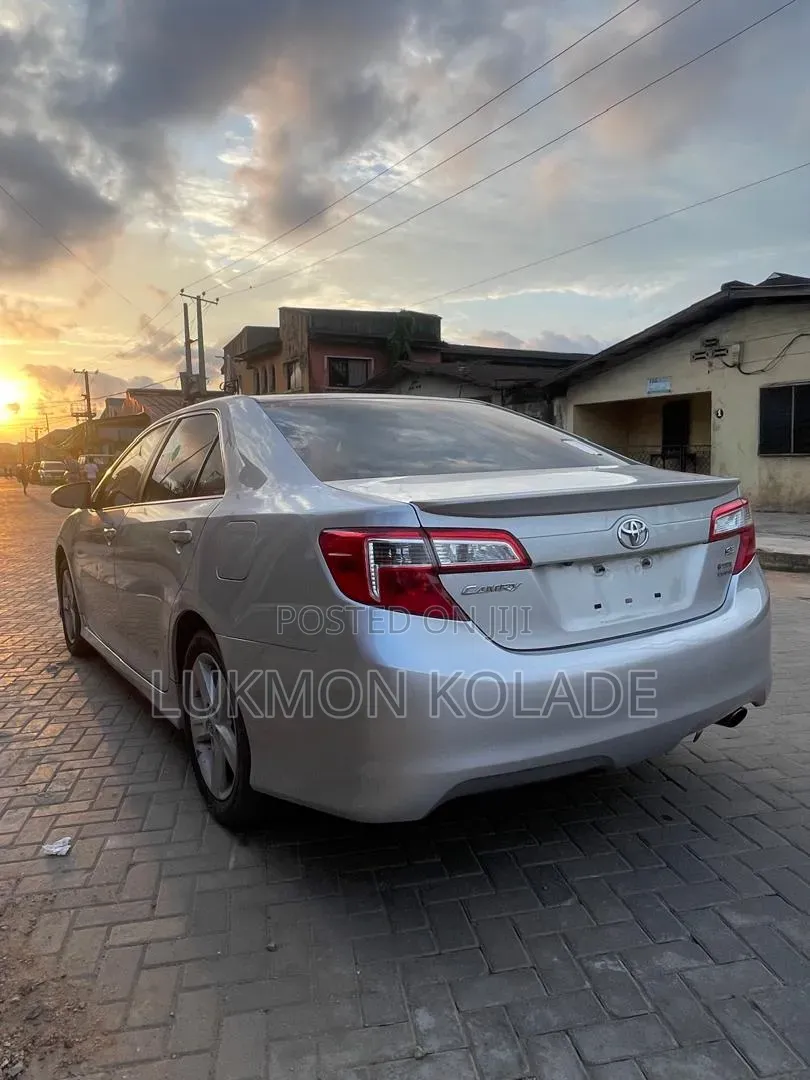 Toyota Camry 2014 Silver
