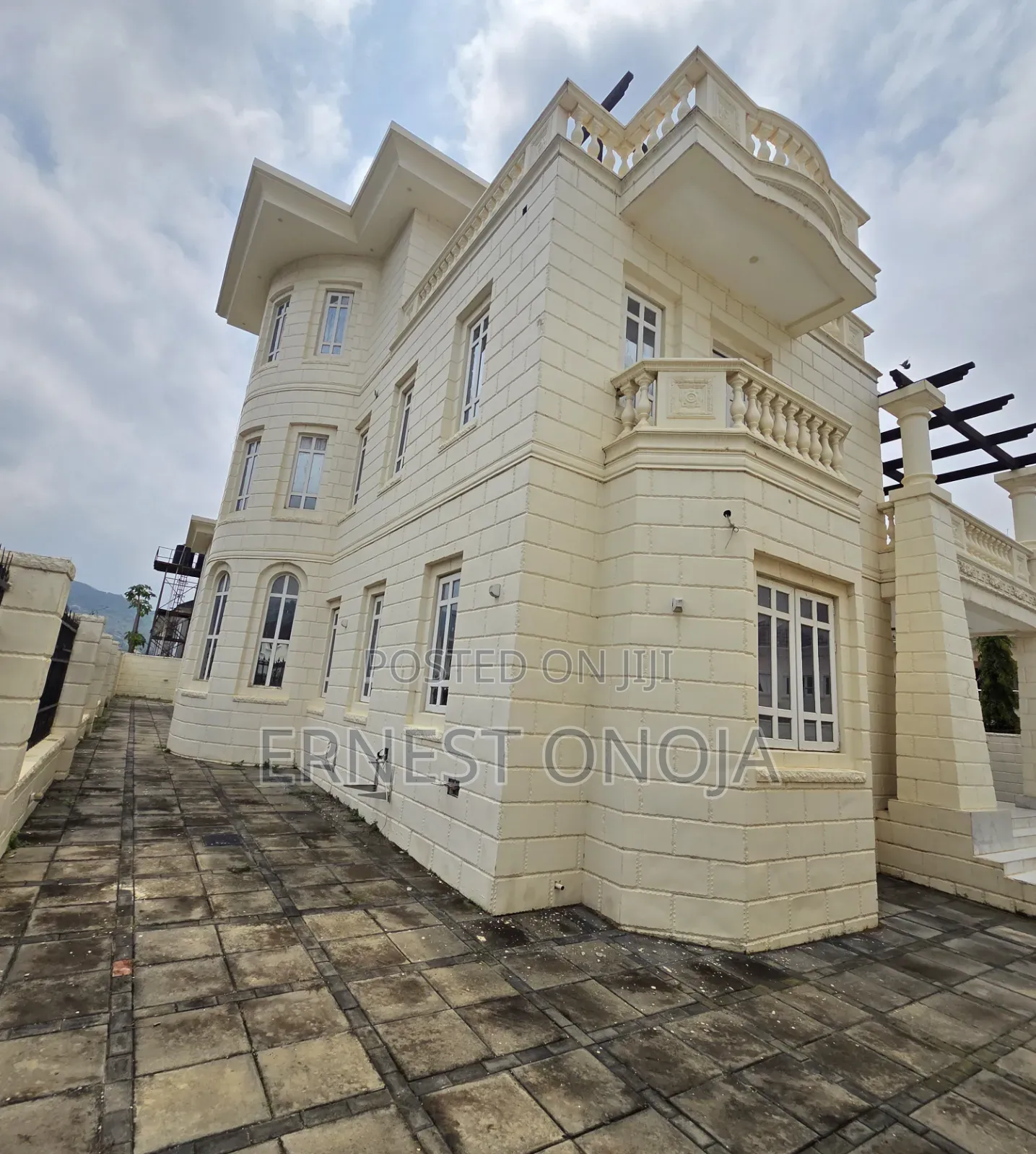 8bdrm Mansion in Diplomatic Enclaves, Katampe Extension for sale