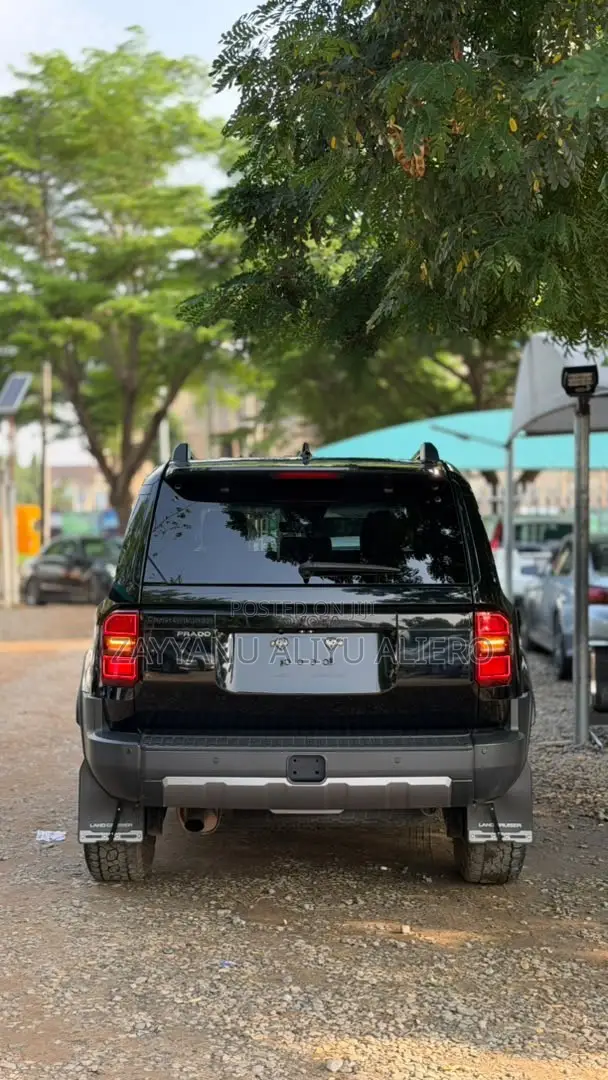 Toyota Land Cruiser Prado 2024 Black