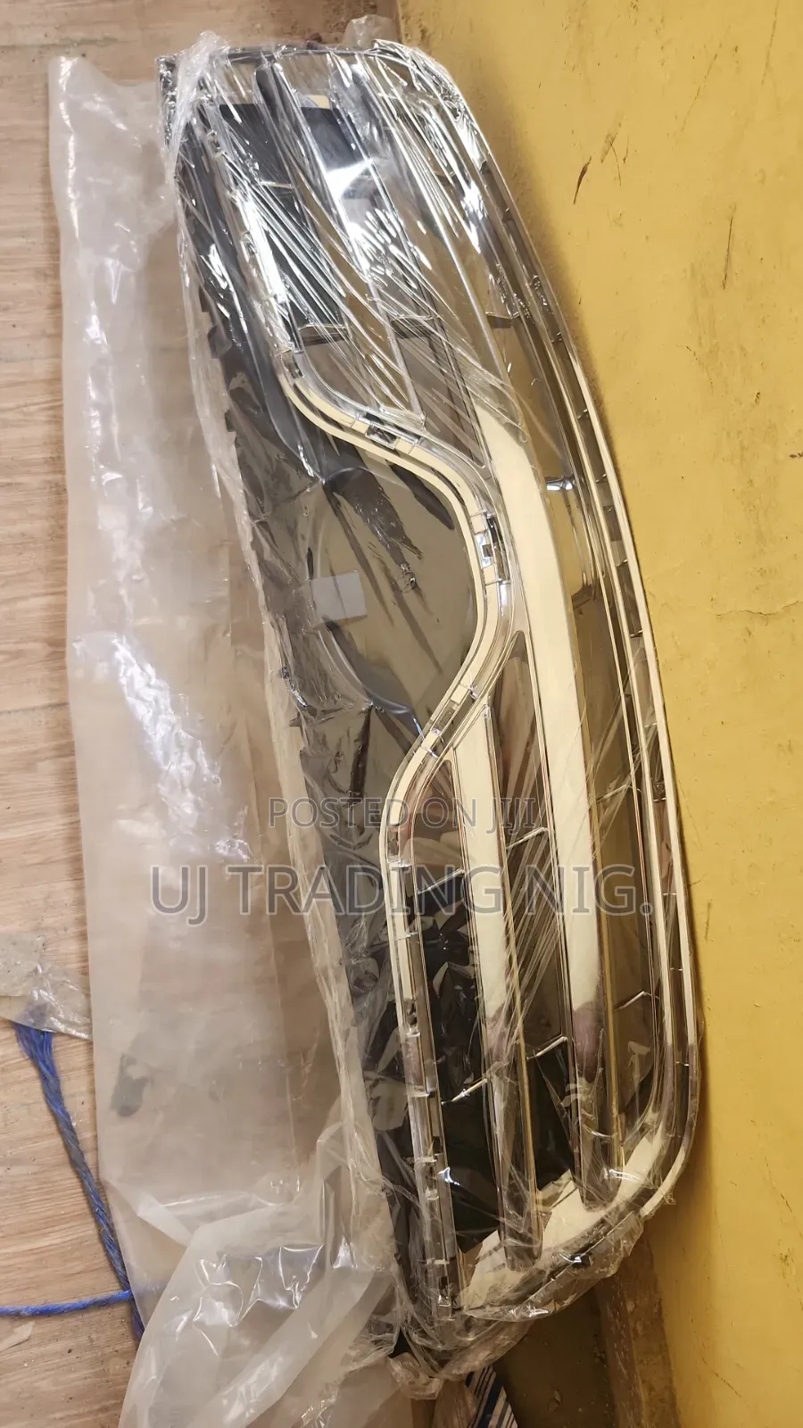 Full Chrome Grille Corolla 011-013