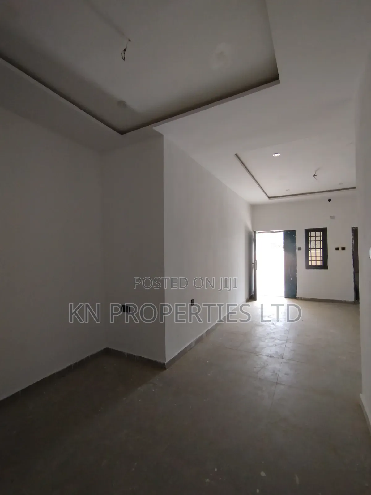 2bdrm Block of Flats in Airport Road, Sabon Lugbe for rent