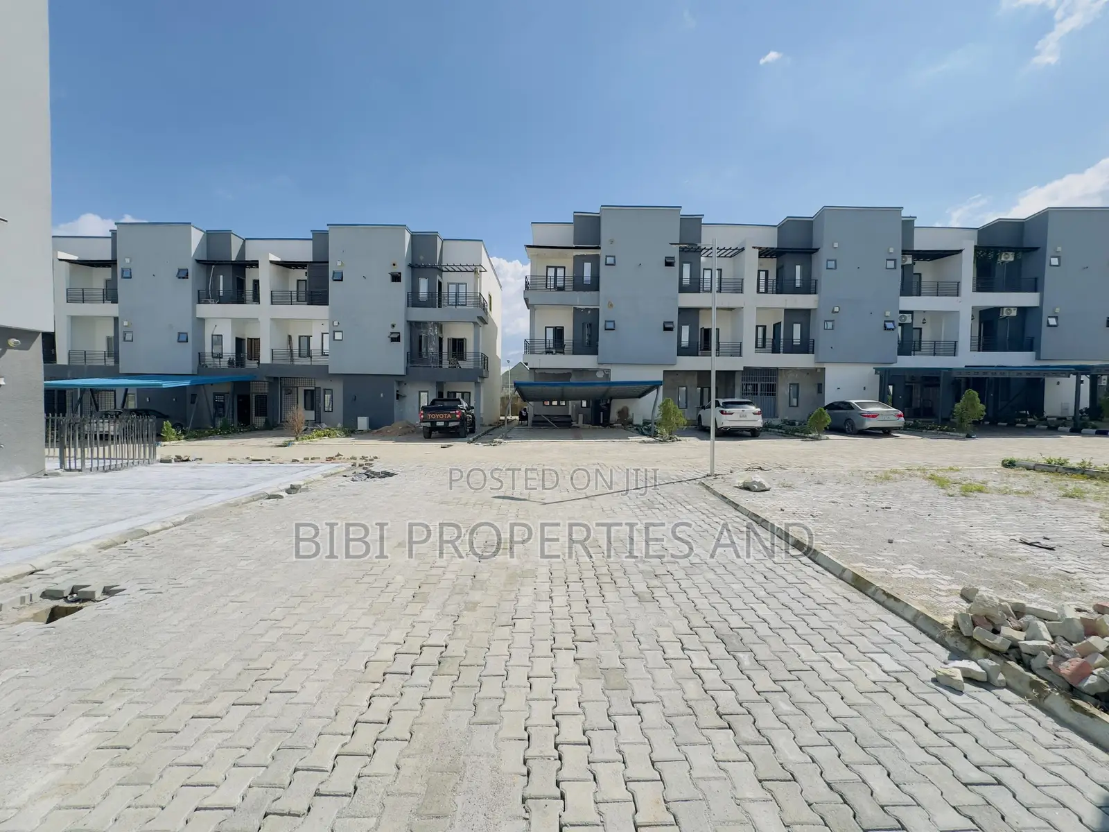 4bdrm Townhouse/Terrace in Life Camp for sale