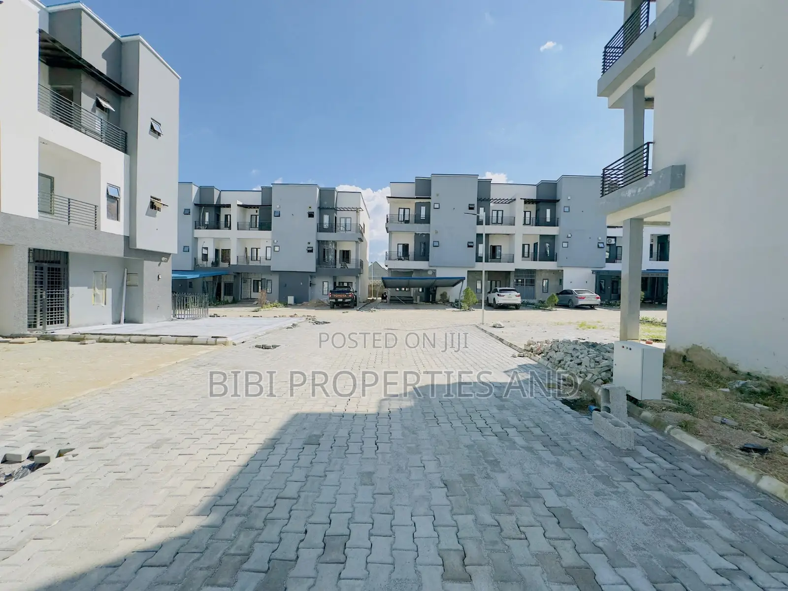4bdrm Townhouse/Terrace in Life Camp for sale