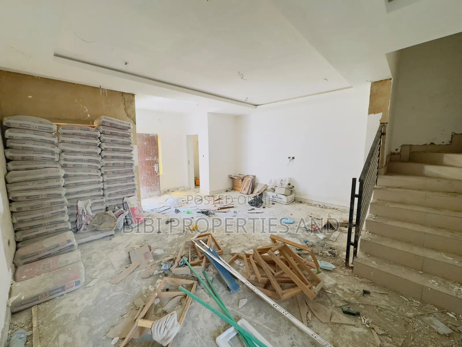 4bdrm Townhouse/Terrace in Life Camp for sale