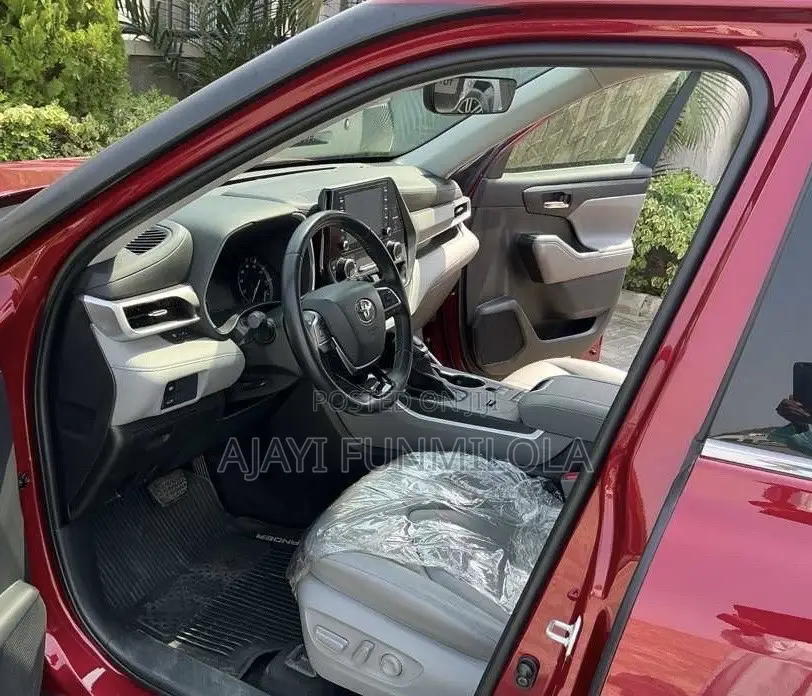 Toyota Highlander 2021 Red