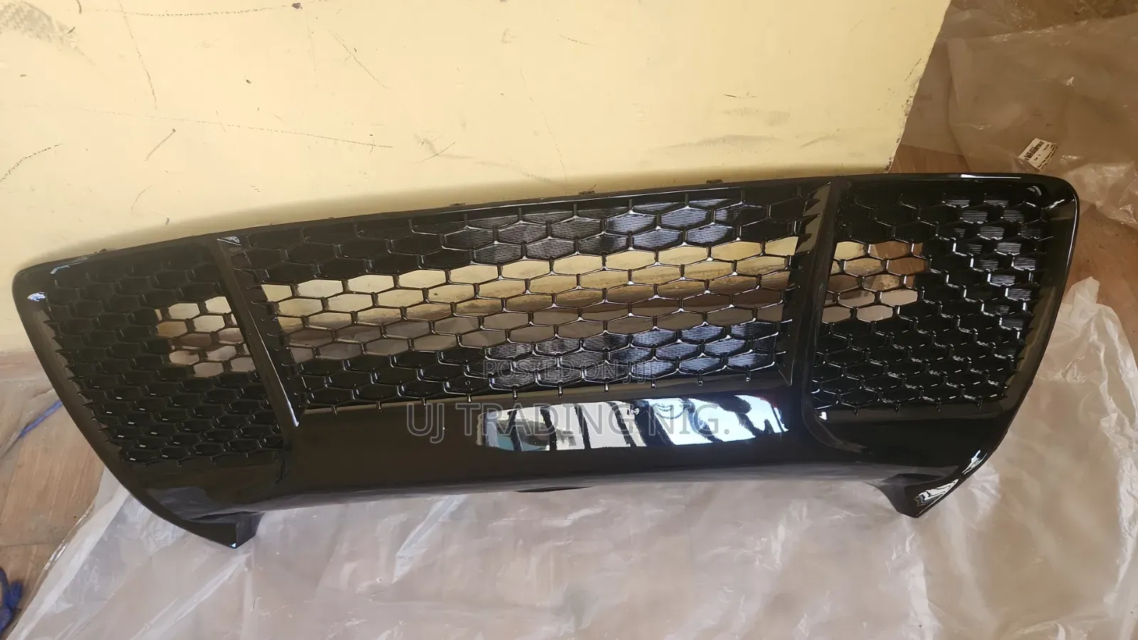 Bumper Grille Camry Se 2015