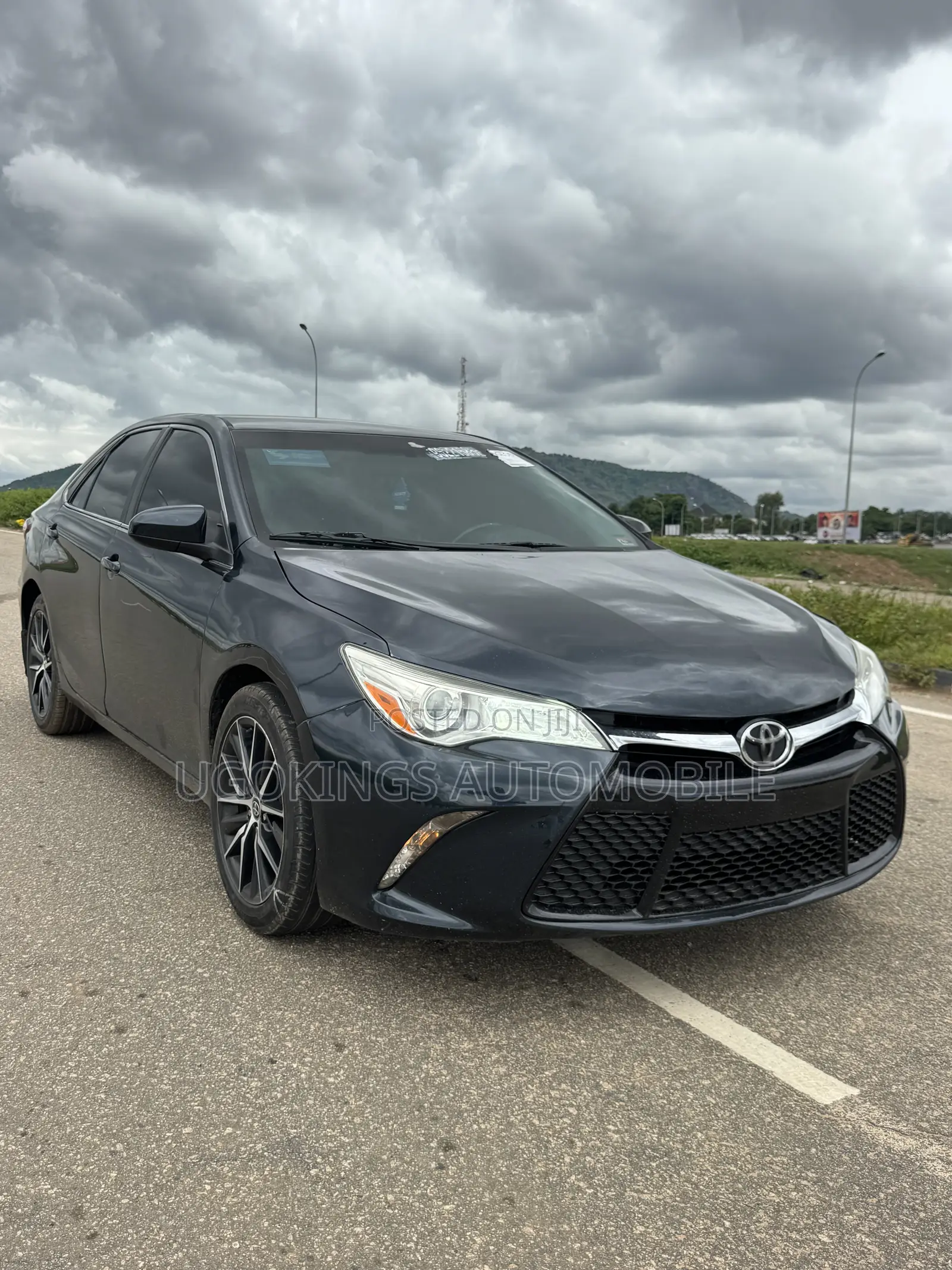 Toyota Camry XLE 4dr Sedan (2.5L 4cyl 6A) 2016 Gray