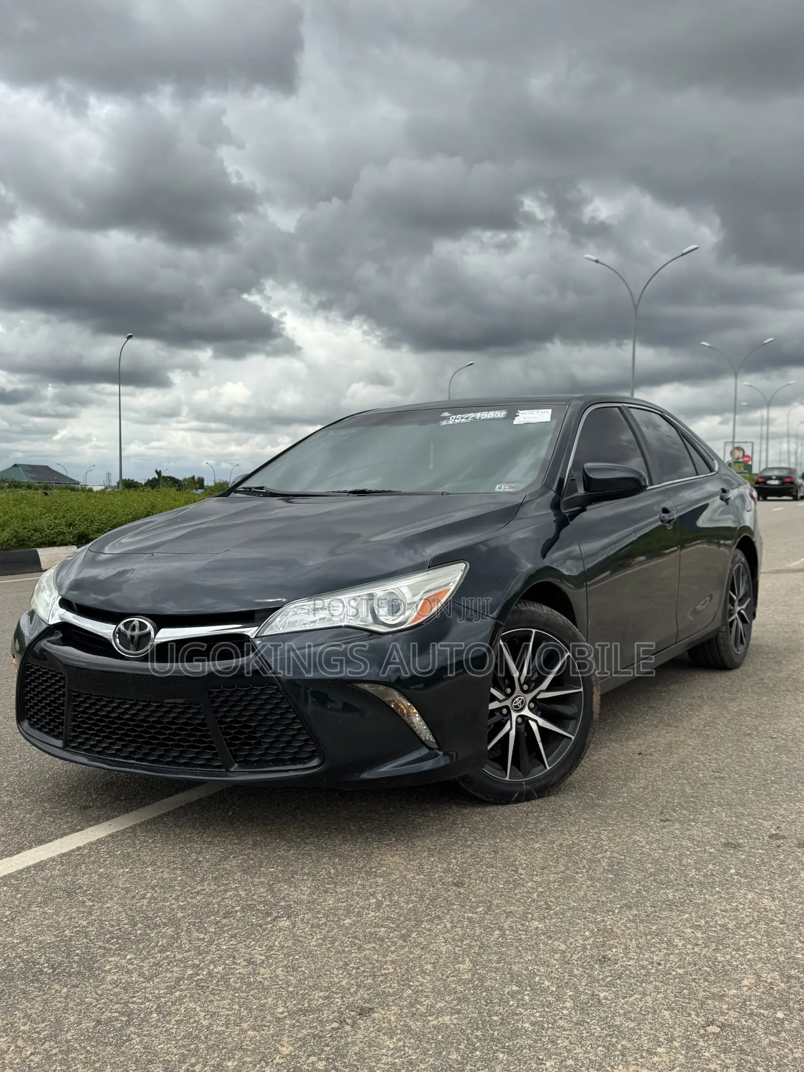 Toyota Camry XLE 4dr Sedan (2.5L 4cyl 6A) 2016 Gray