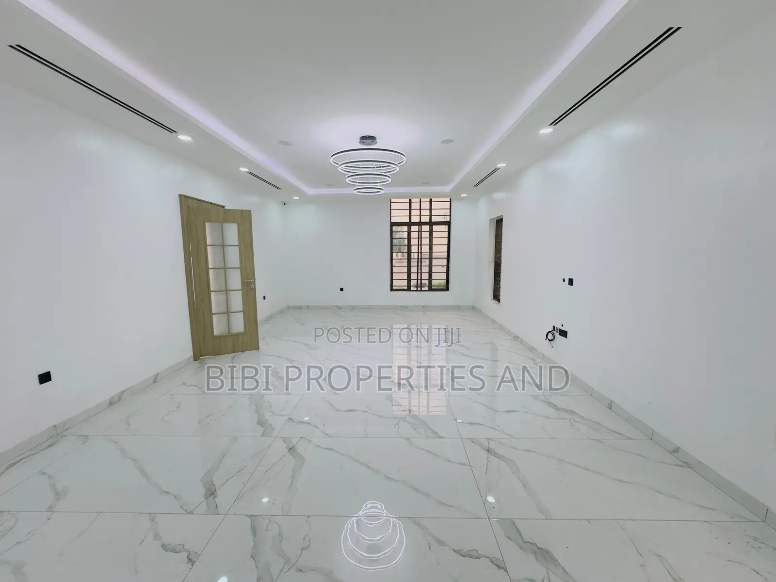 5bdrm Duplex in Guzape District for sale