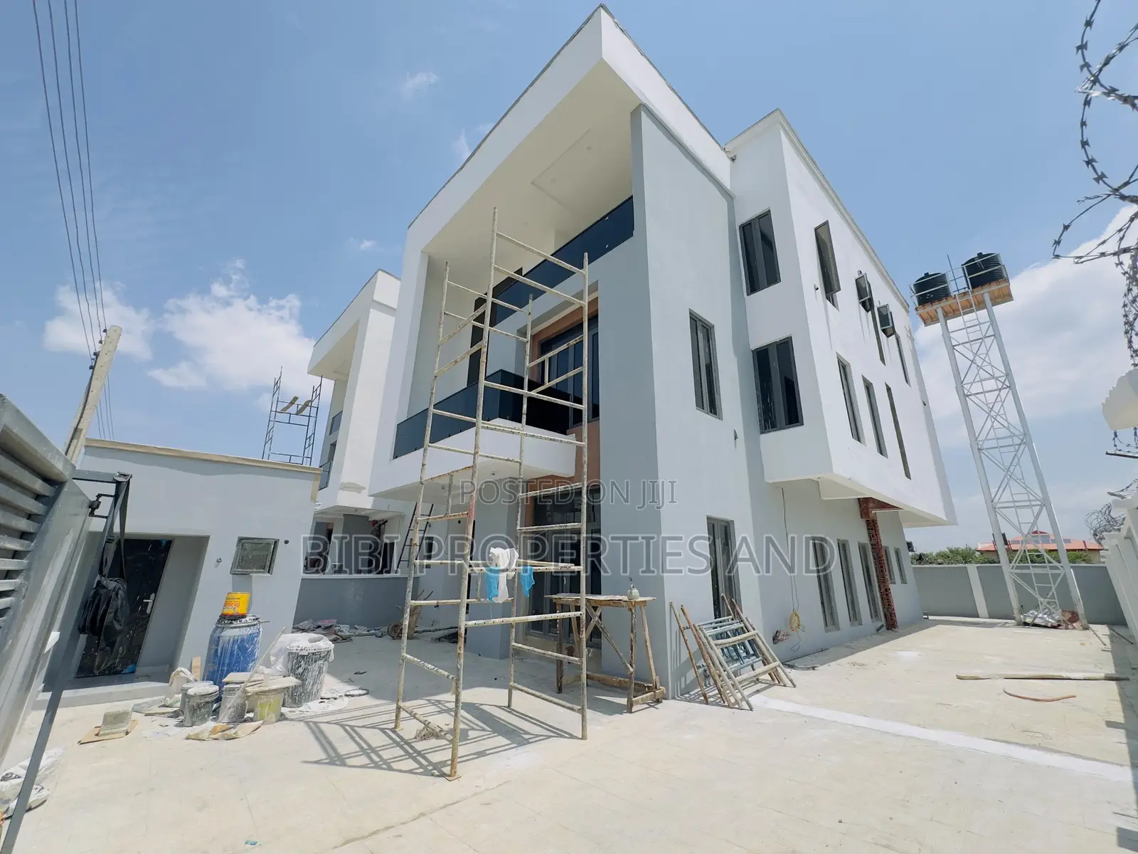 5bdrm Duplex in Gwarinpa for sale