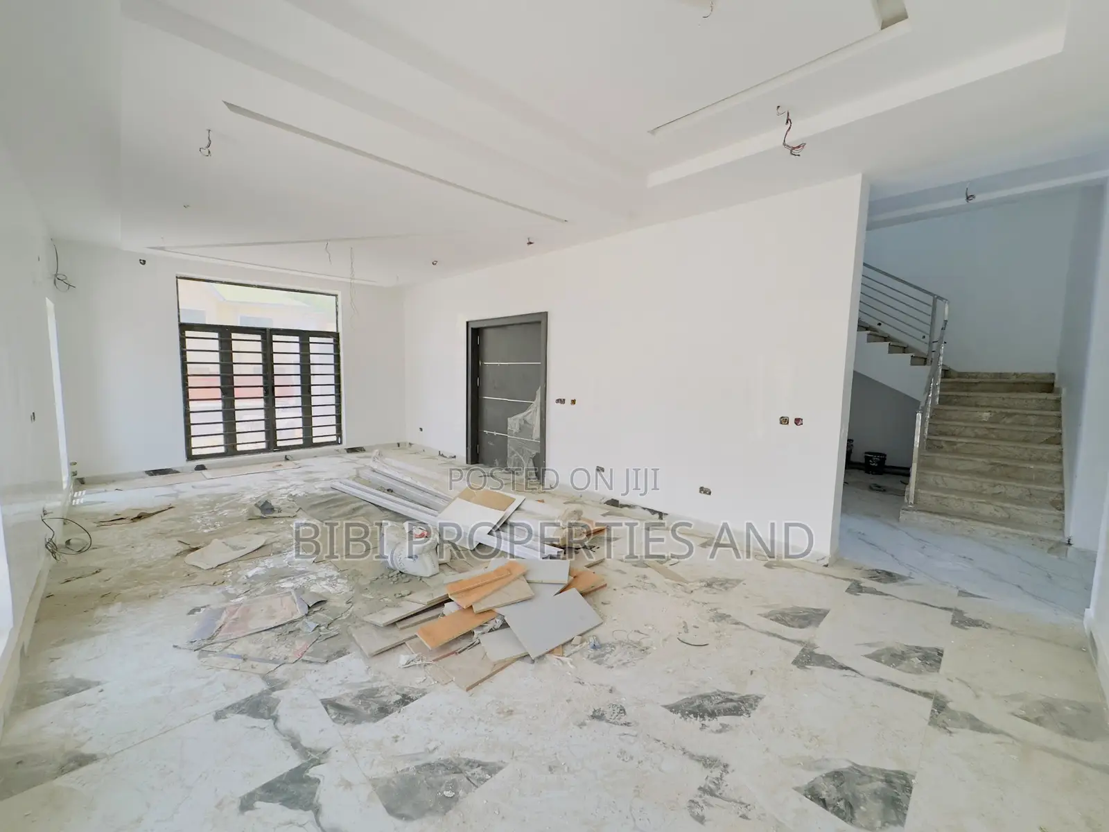 5bdrm Duplex in Gwarinpa for sale