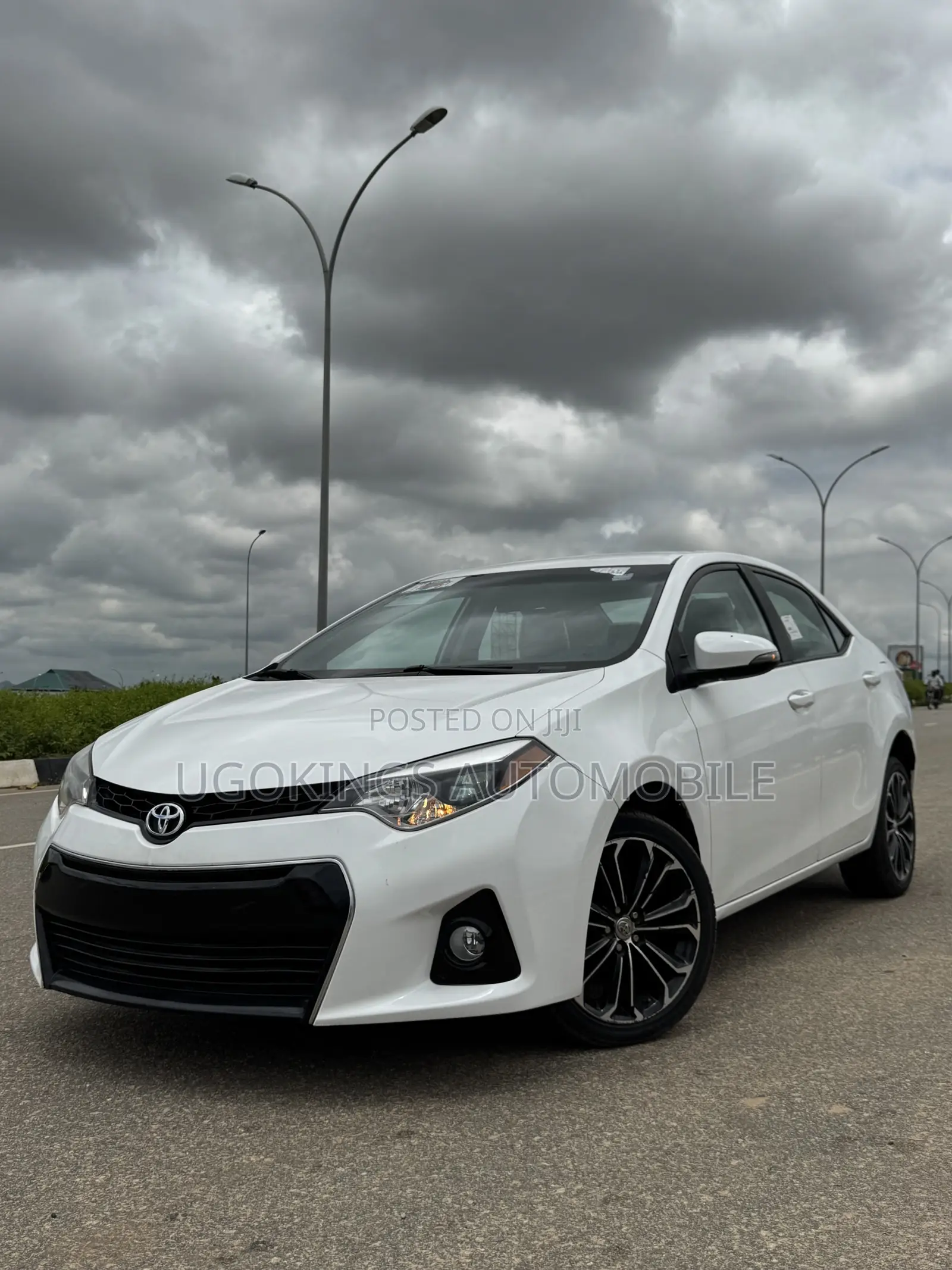 Toyota Corolla S 4dr Sedan (1.8L 4cyl CVT) 2015 White
