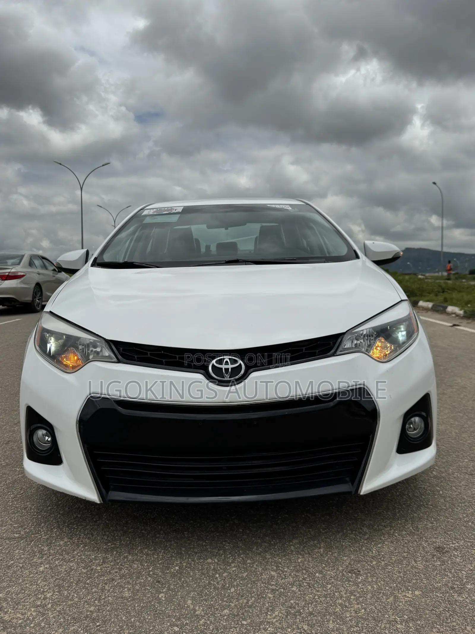 Toyota Corolla S 4dr Sedan (1.8L 4cyl CVT) 2015 White
