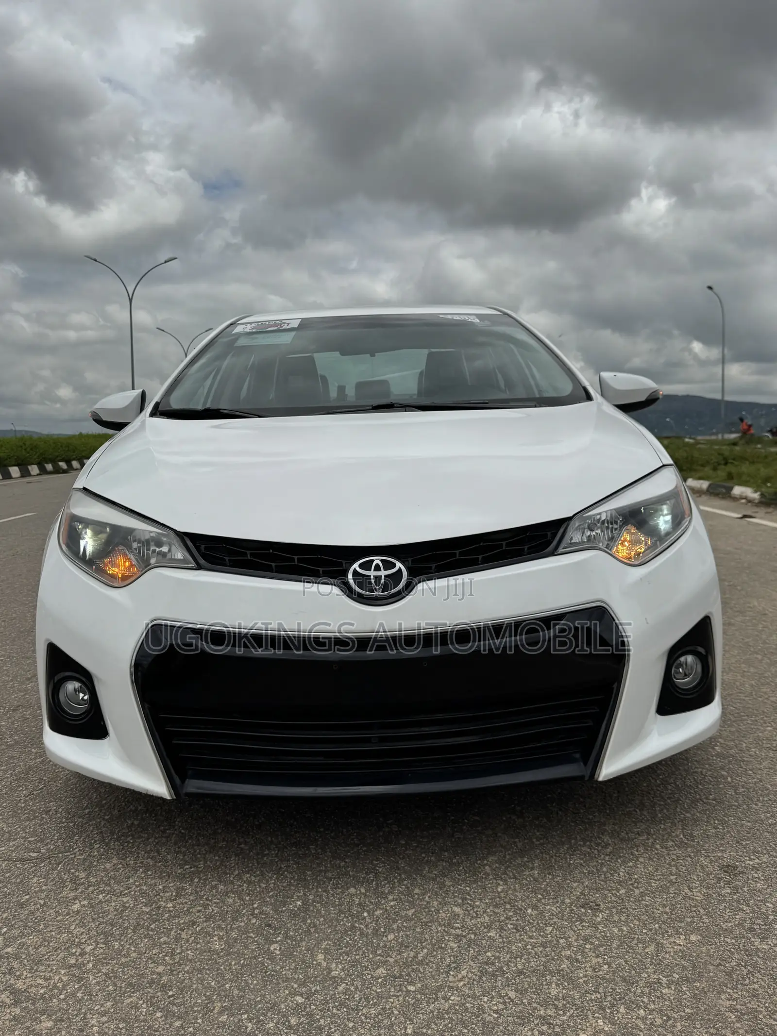 Toyota Corolla S 4dr Sedan (1.8L 4cyl CVT) 2015 White