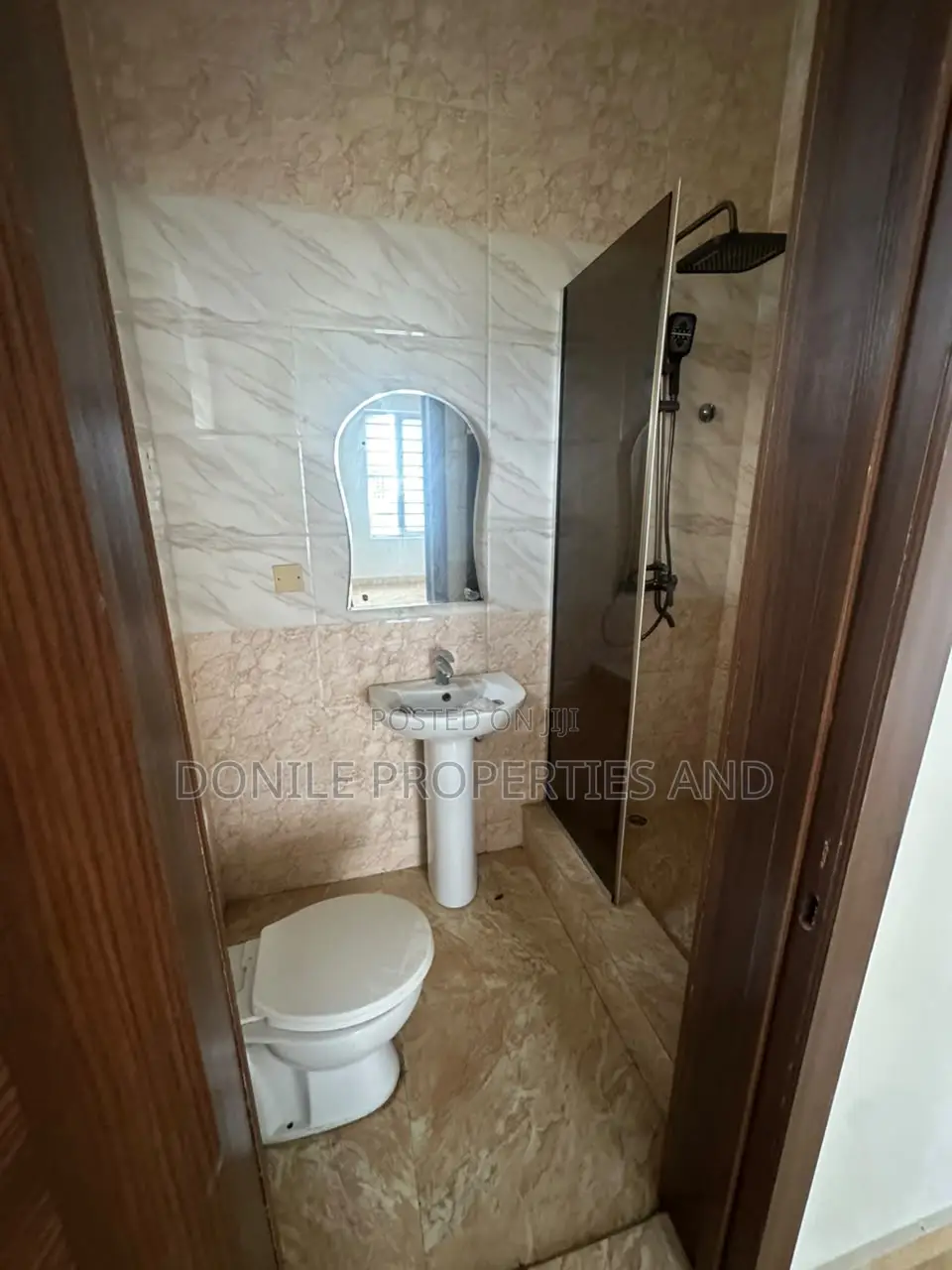 5bdrm Duplex in Osapa London for rent