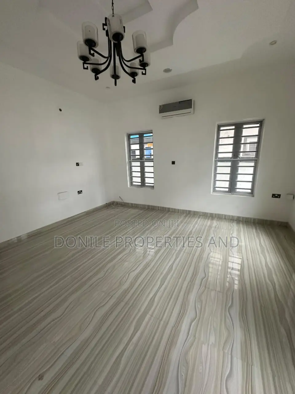 5bdrm Duplex in Osapa London for rent