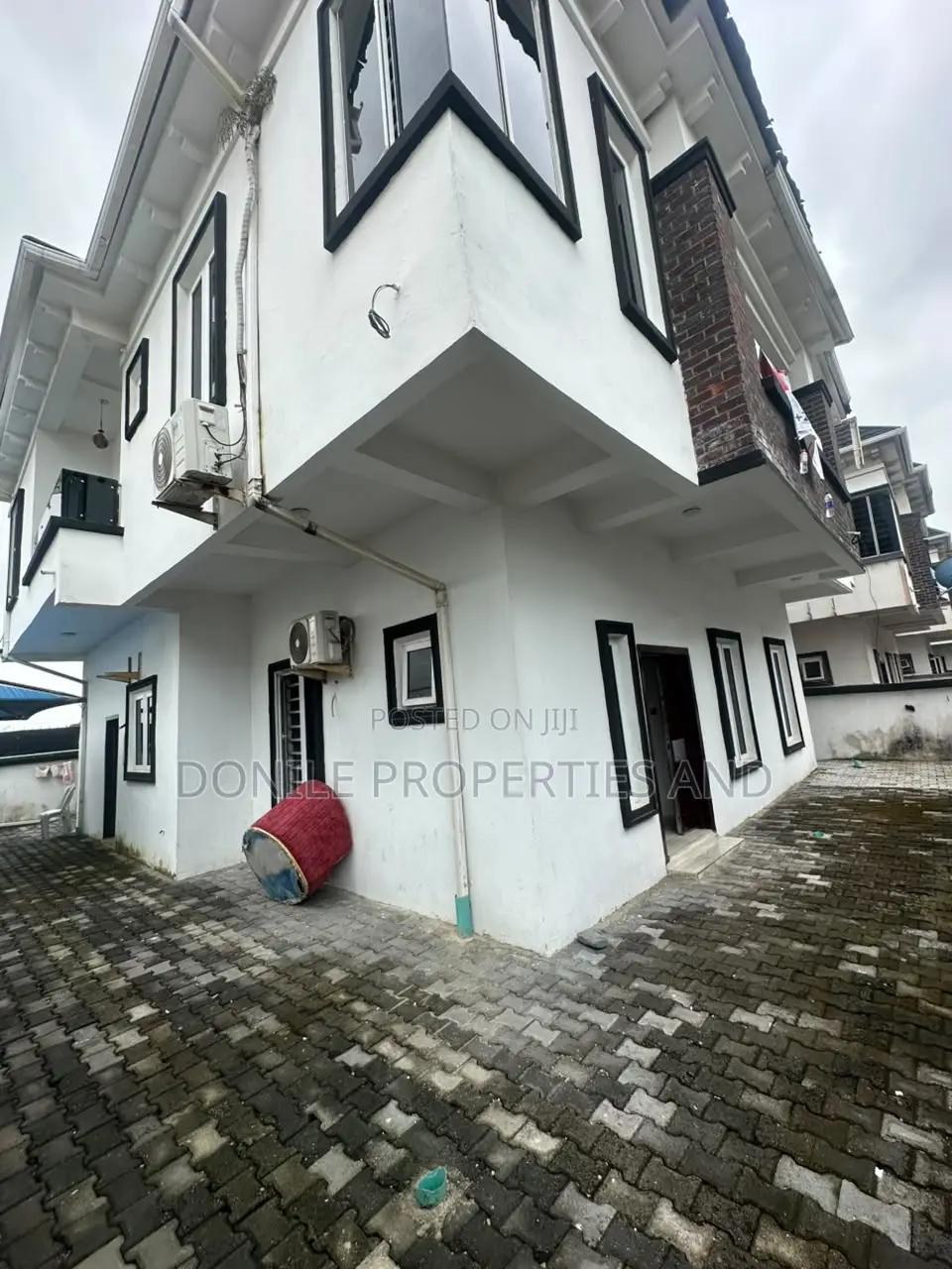 5bdrm Duplex in Osapa London for rent