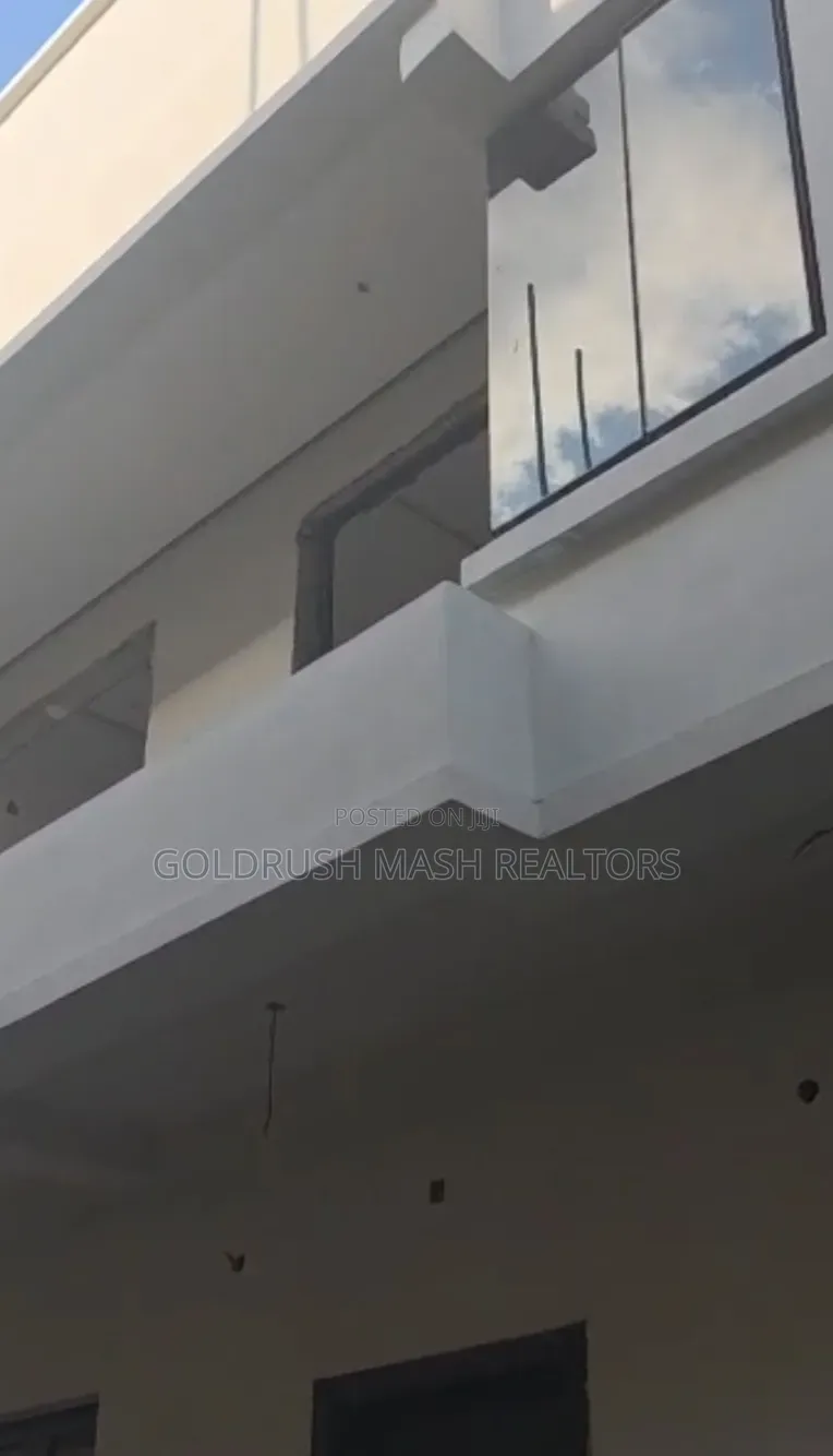 Furnished 3bdrm Townhouse/Terrace in Phase 1/ Gbagada for sale