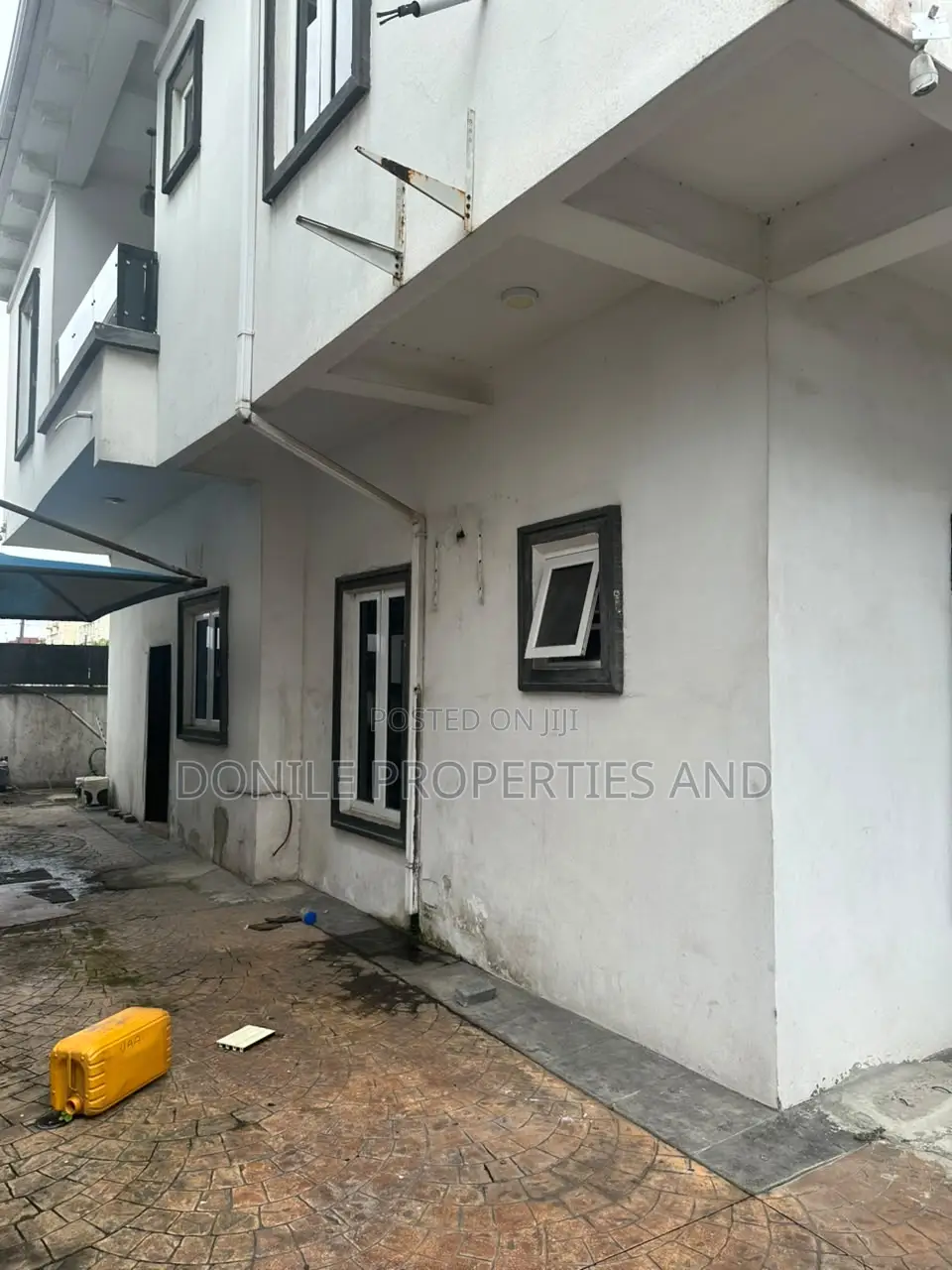 5bdrm Duplex in Osapa London for sale