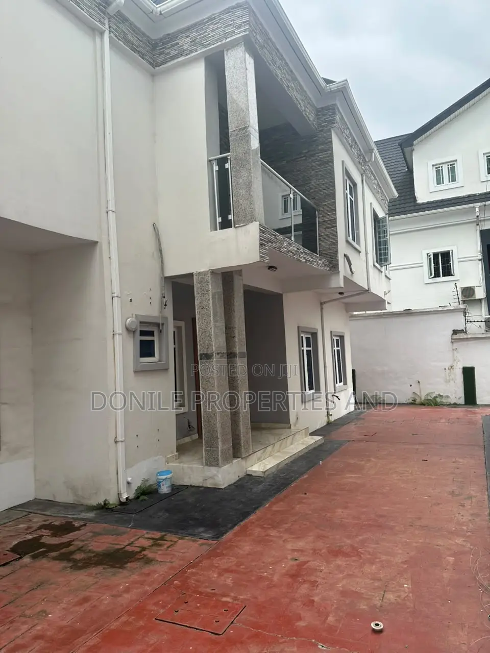5bdrm Duplex in Osapa london for rent