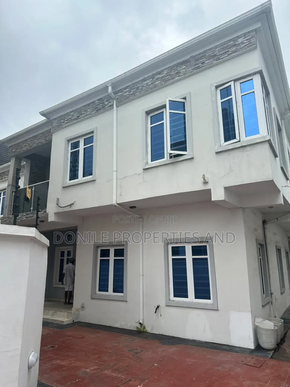 5bdrm Duplex in Osapa london for rent