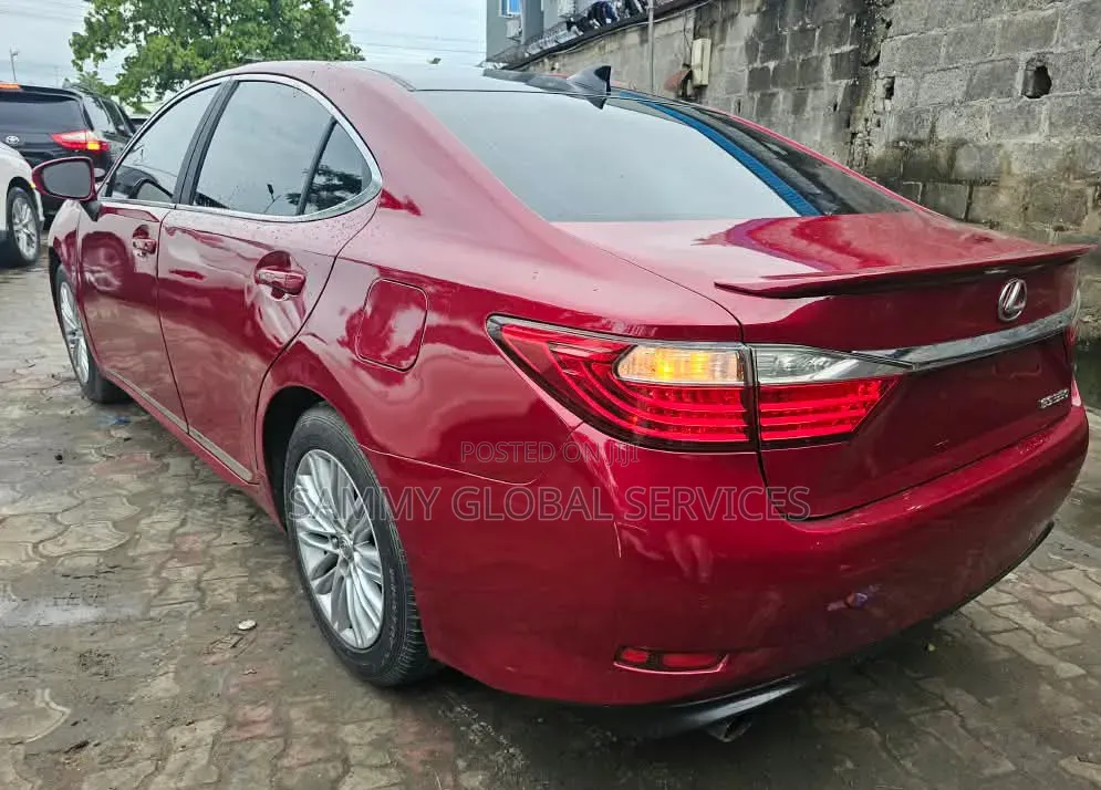 Lexus ES 350 FWD 2015 Red