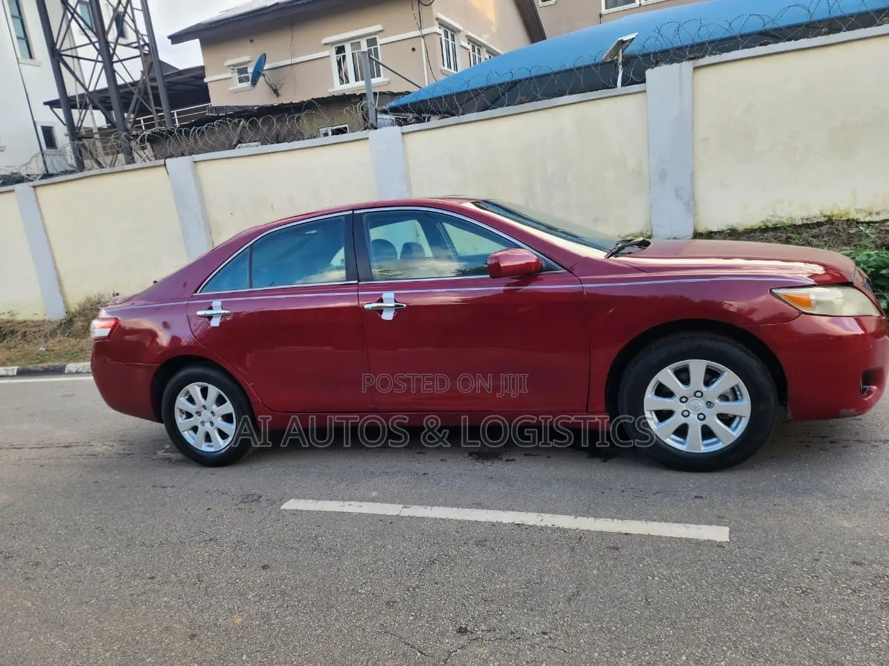 Toyota Camry XLE 4dr Sedan (2.5L 4cyl 6A) 2011 Red
