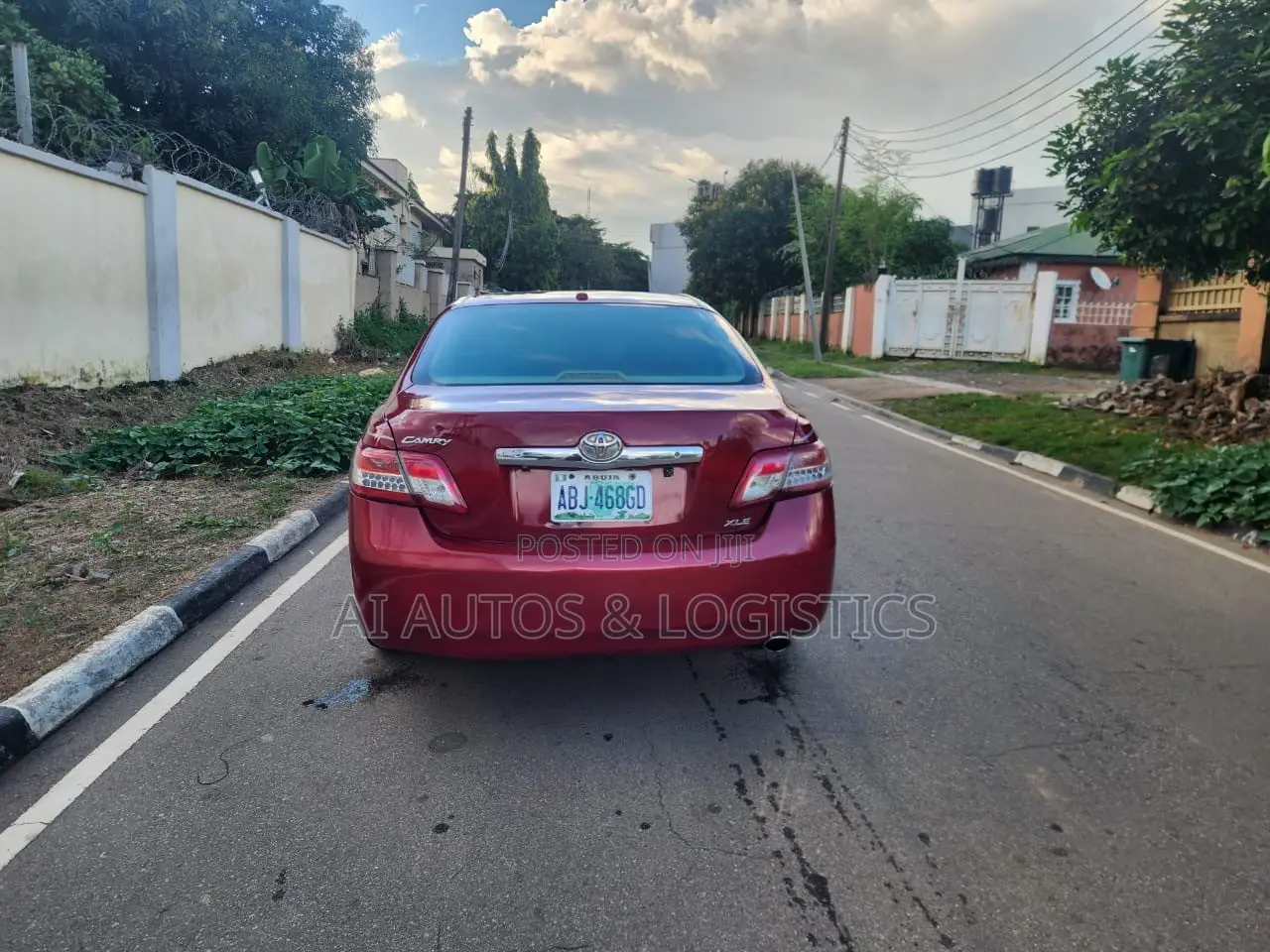 Toyota Camry XLE 4dr Sedan (2.5L 4cyl 6A) 2011 Red