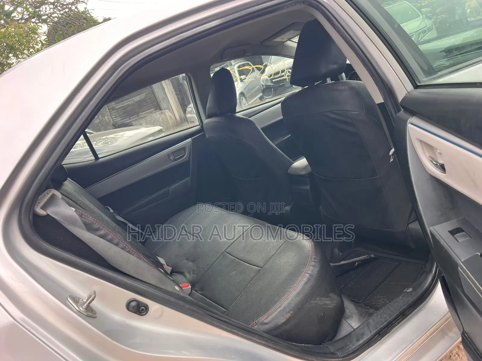 Toyota Corolla LE Eco 4dr Sedan (1.8L 4cyl CVT) 2015 Silver