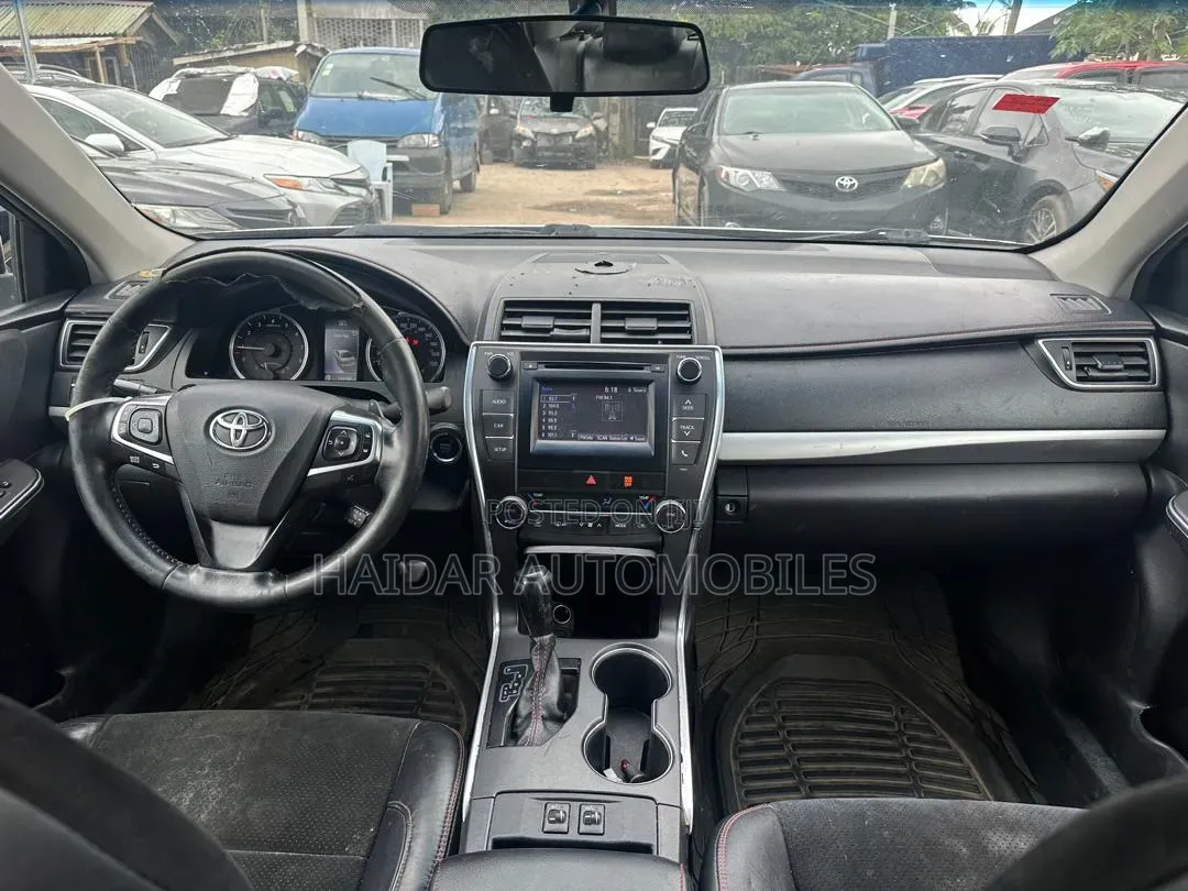 Toyota Camry XSE 4dr Sedan (2.5l 4cyl 6A) 2016 White