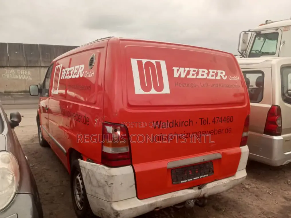 Mercedes-Benz 1113 1997 Red