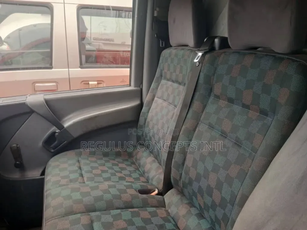 Mercedes-Benz 1113 1997 Red