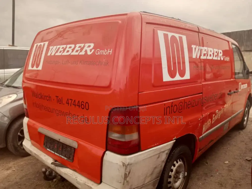 Mercedes-Benz 1113 1997 Red