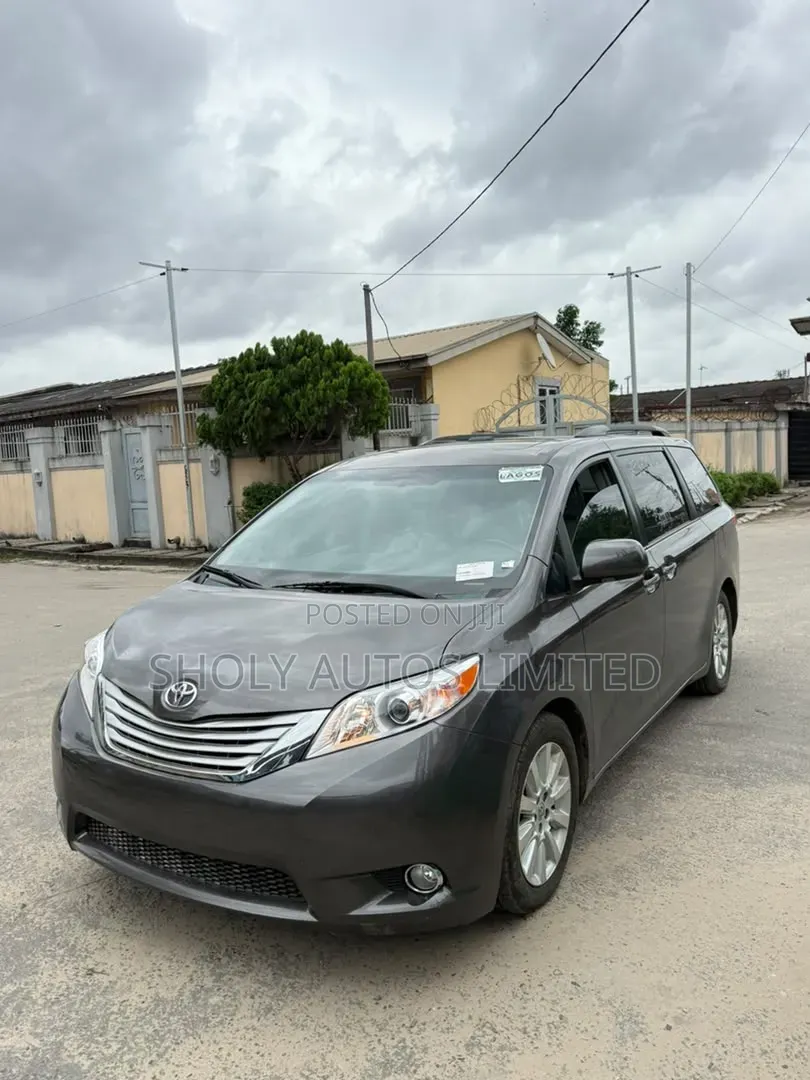Toyota Sienna Limited 7 Passenger 2012 Gray