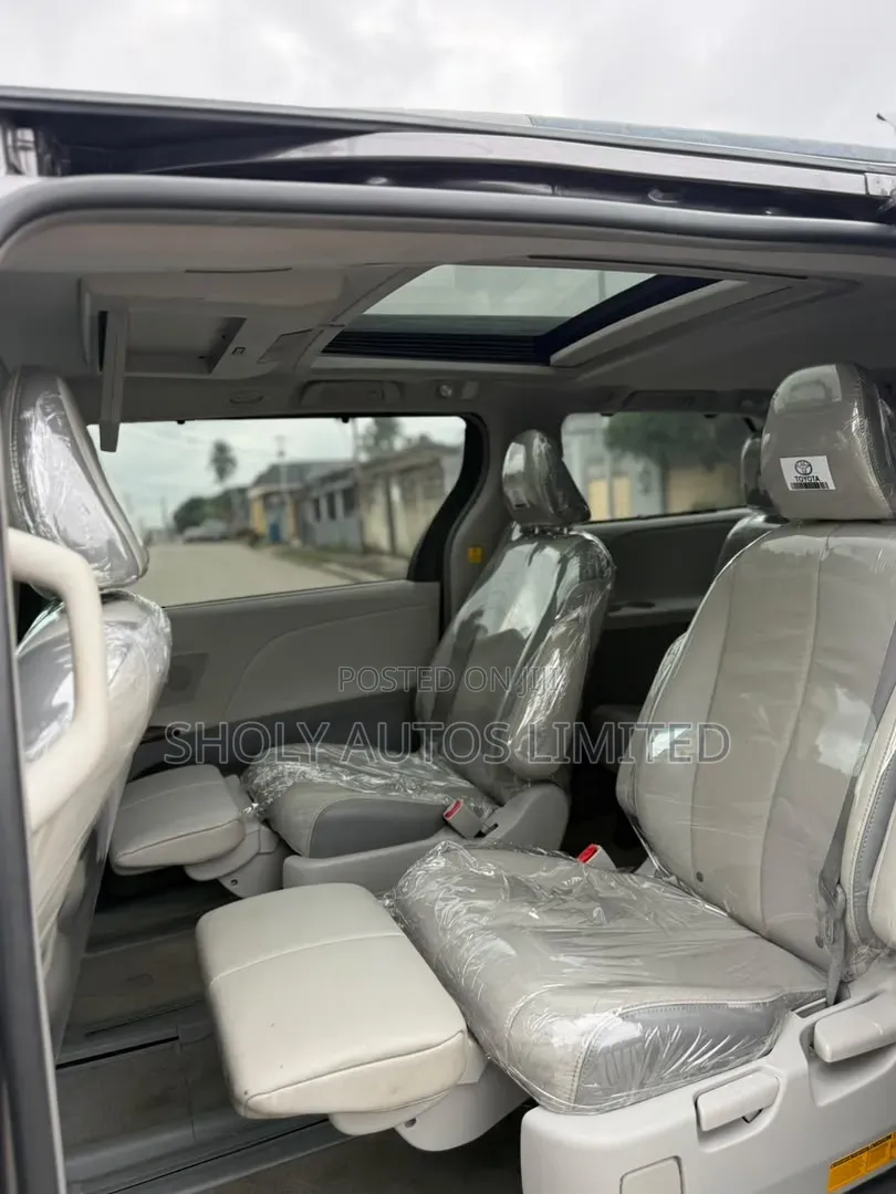 Toyota Sienna Limited 7 Passenger 2012 Gray