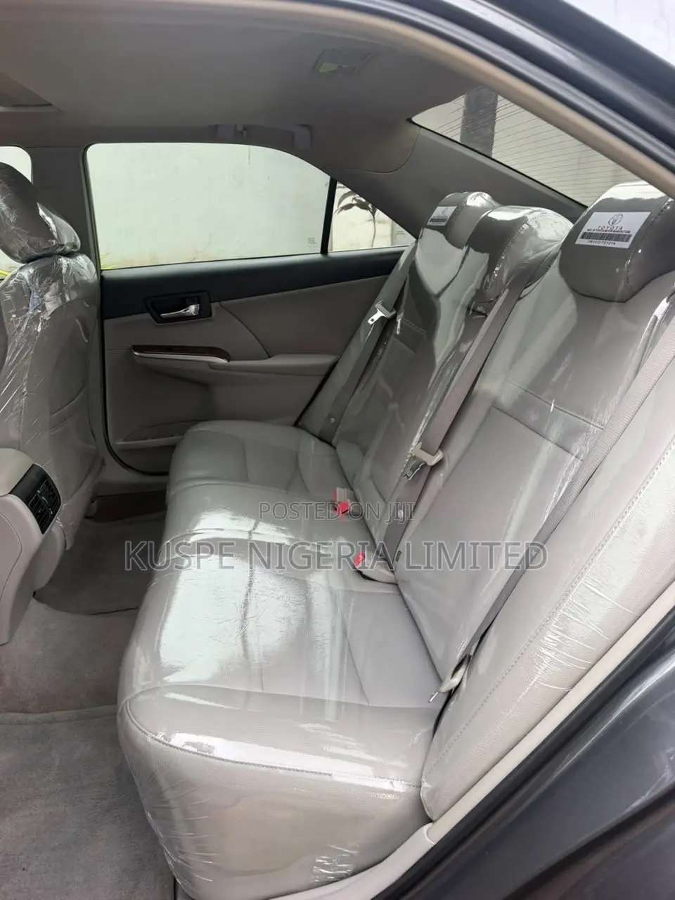 Toyota Camry XLE 4dr Sedan (2.5L 4cyl 6A) 2012 Gray