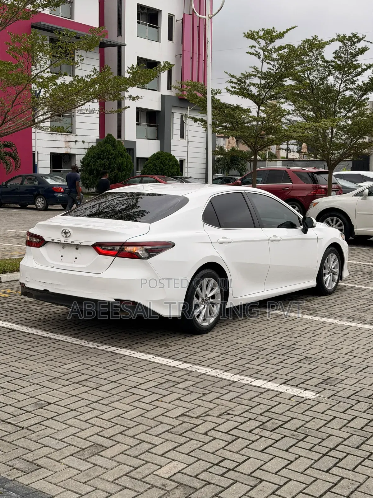 Toyota Camry LE 2021 White