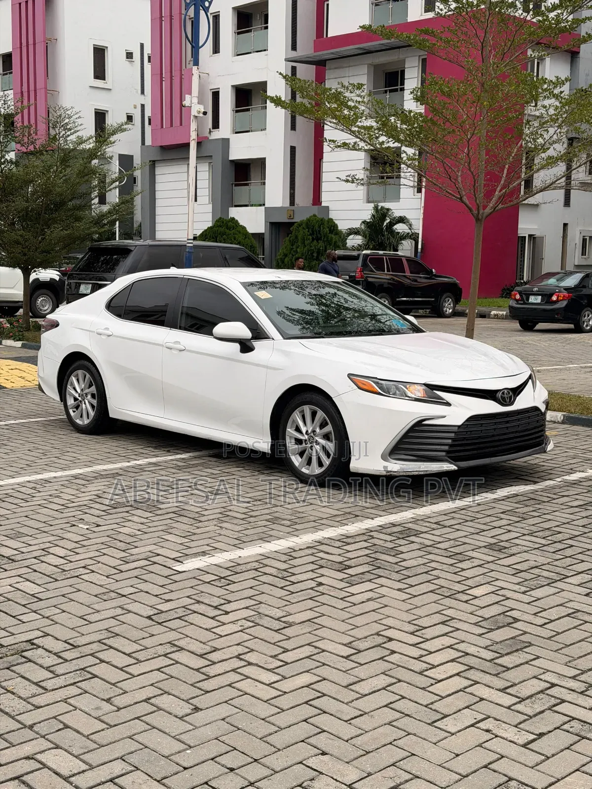 Toyota Camry LE 2021 White