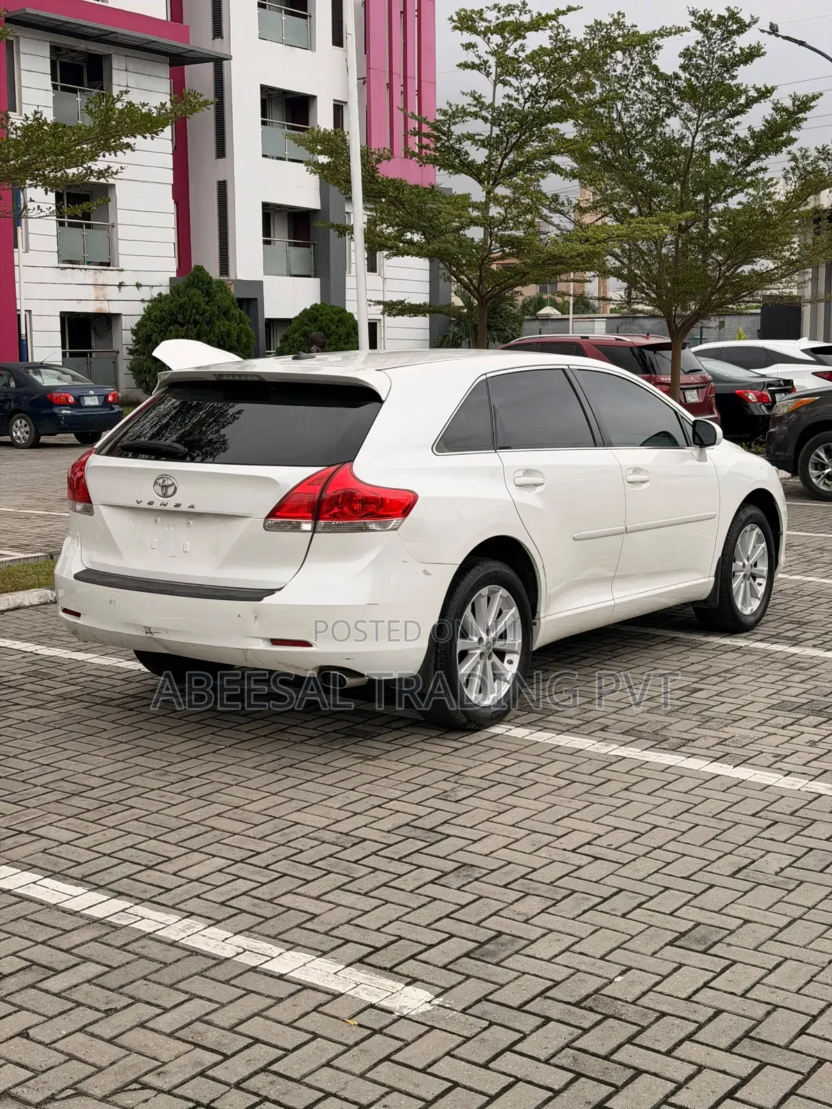 Toyota Venza LE 2010 White