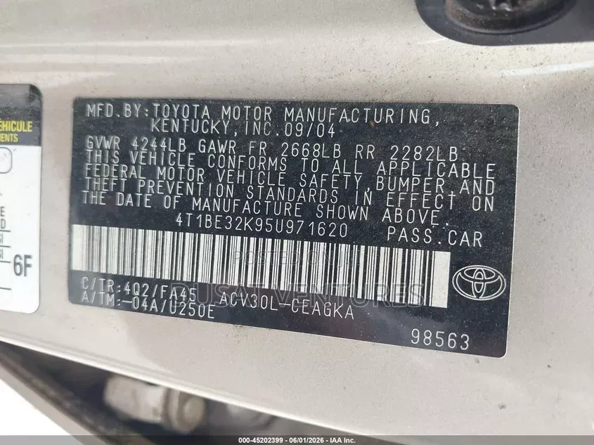 Toyota Camry LE 4dr Sedan (2.4L 4cyl 5A) 2005 Gold