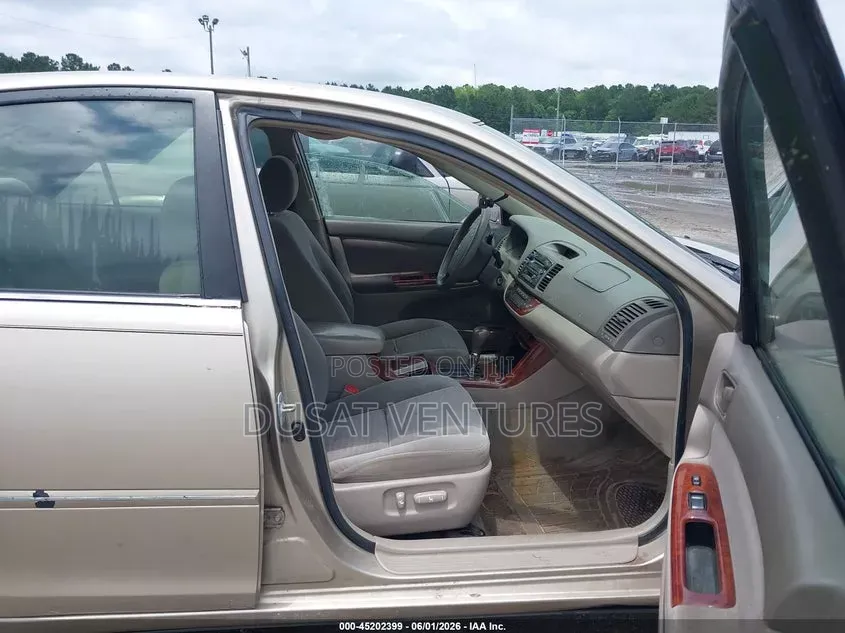 Toyota Camry LE 4dr Sedan (2.4L 4cyl 5A) 2005 Gold