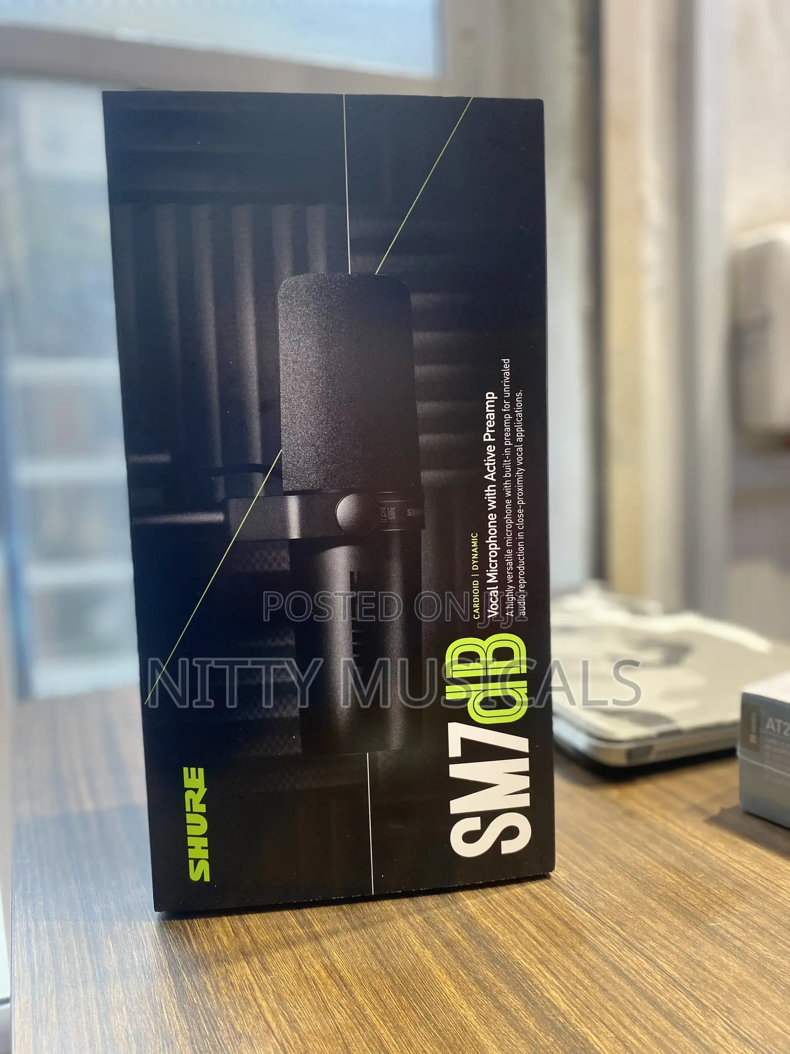 Shure SM7DB Studio Dynamic Microphone