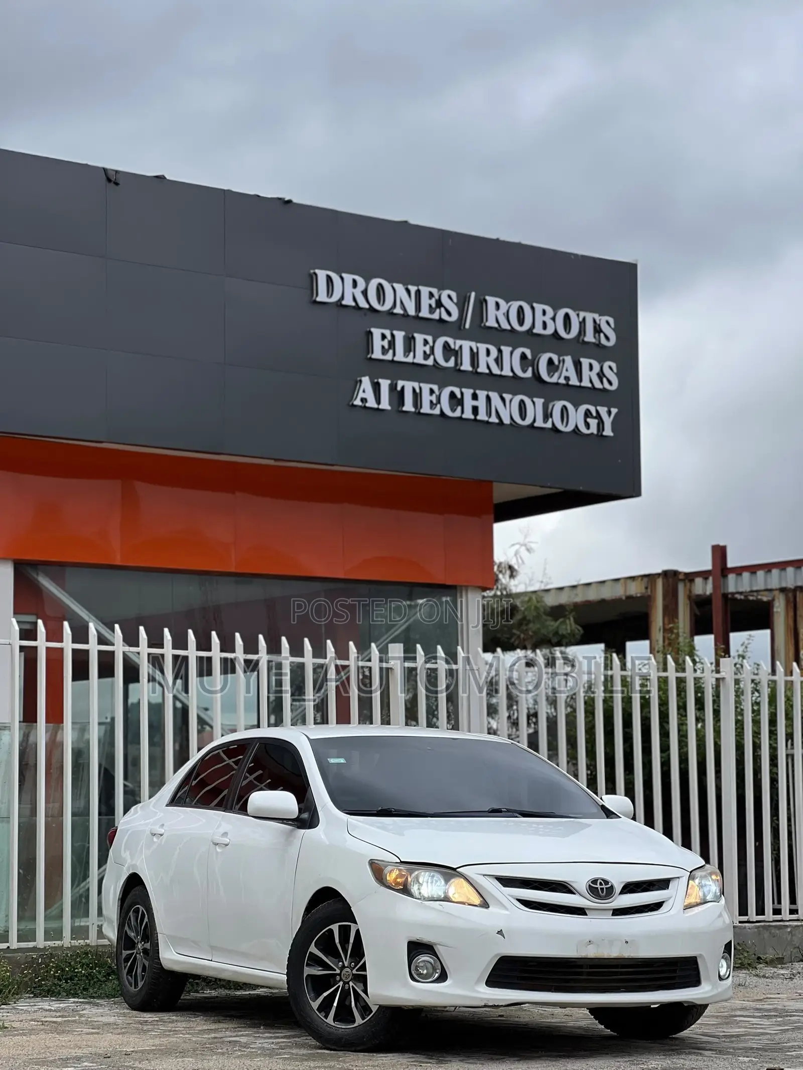 Toyota Corolla LE 4dr Sedan (1.8L 4cyl 4A) 2013 White
