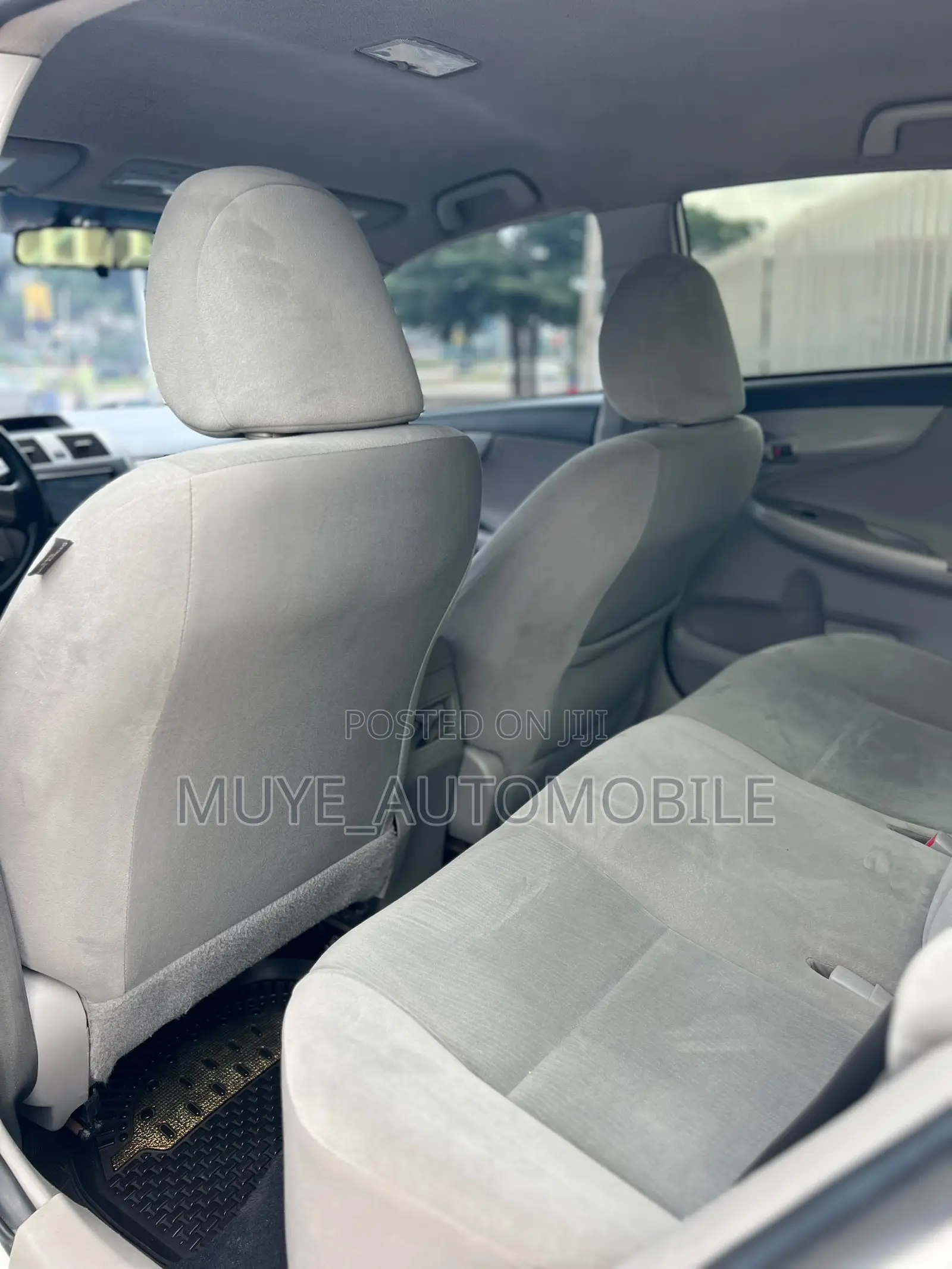 Toyota Corolla LE 4dr Sedan (1.8L 4cyl 4A) 2013 White