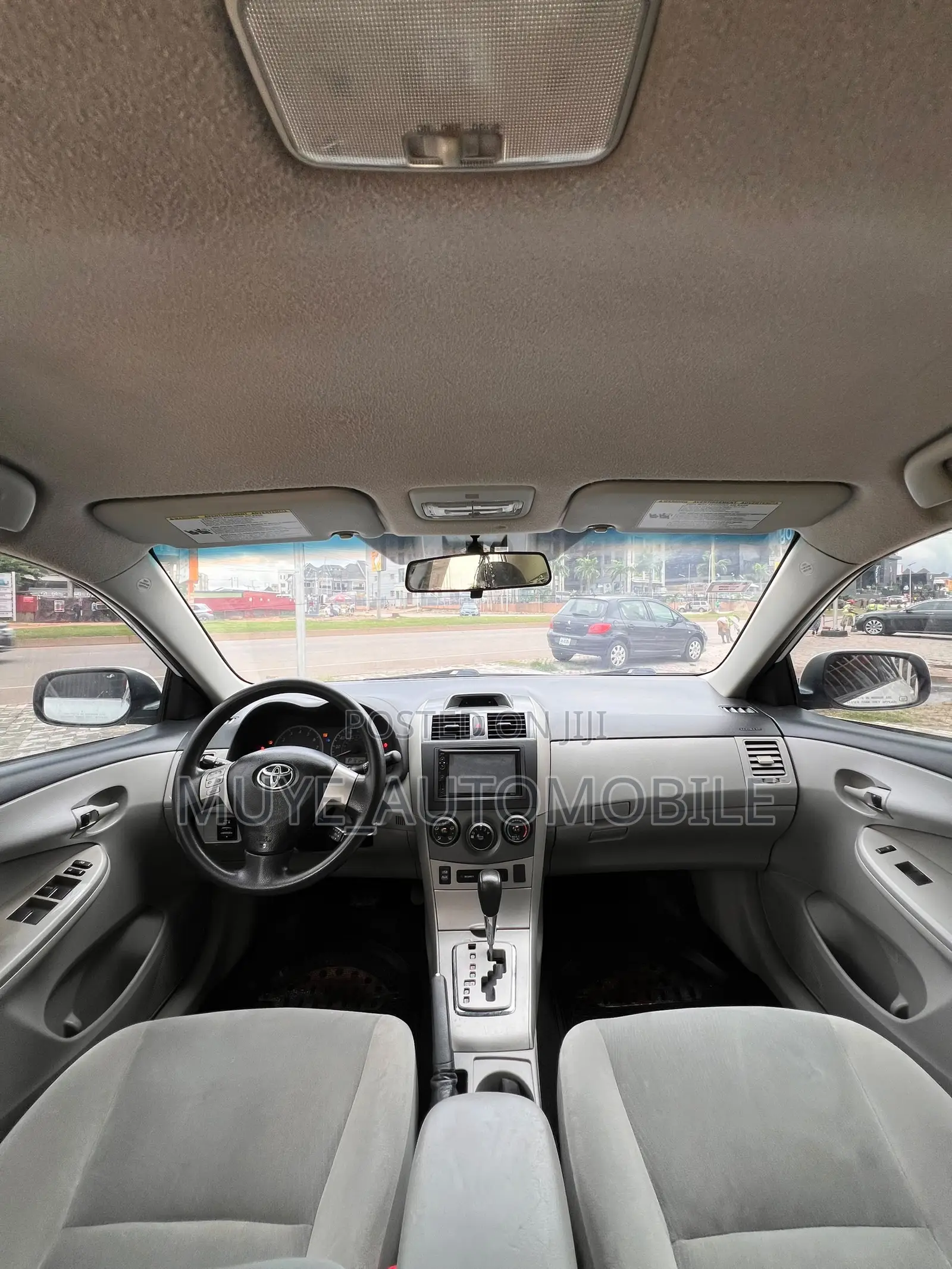 Toyota Corolla LE 4dr Sedan (1.8L 4cyl 4A) 2013 White