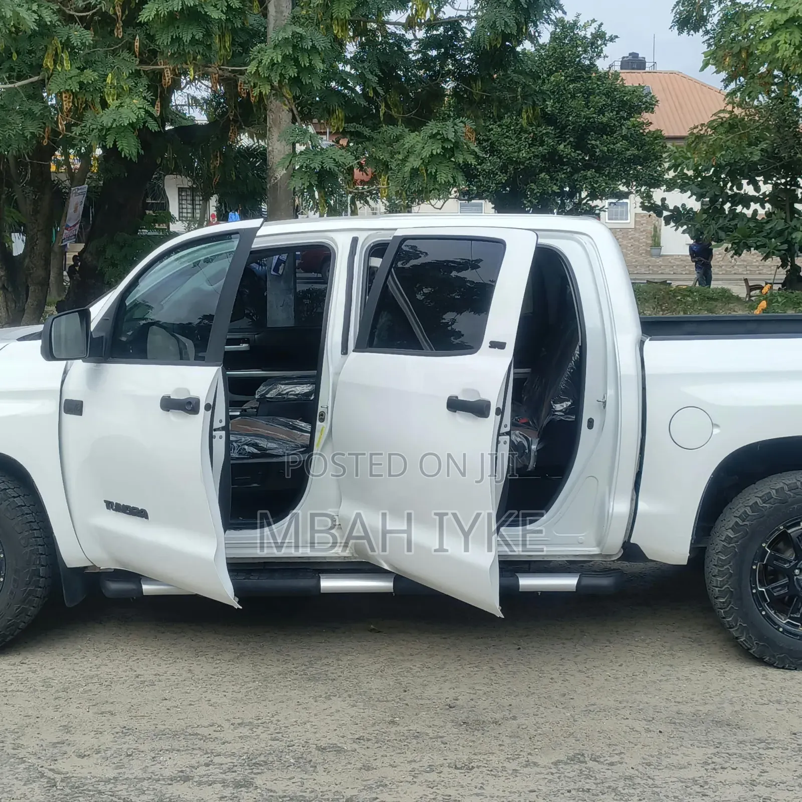 Toyota Tundra SR 5.7L V8 4x4 Double Cab 6.6 ft. box 145.7 in. WB 2017