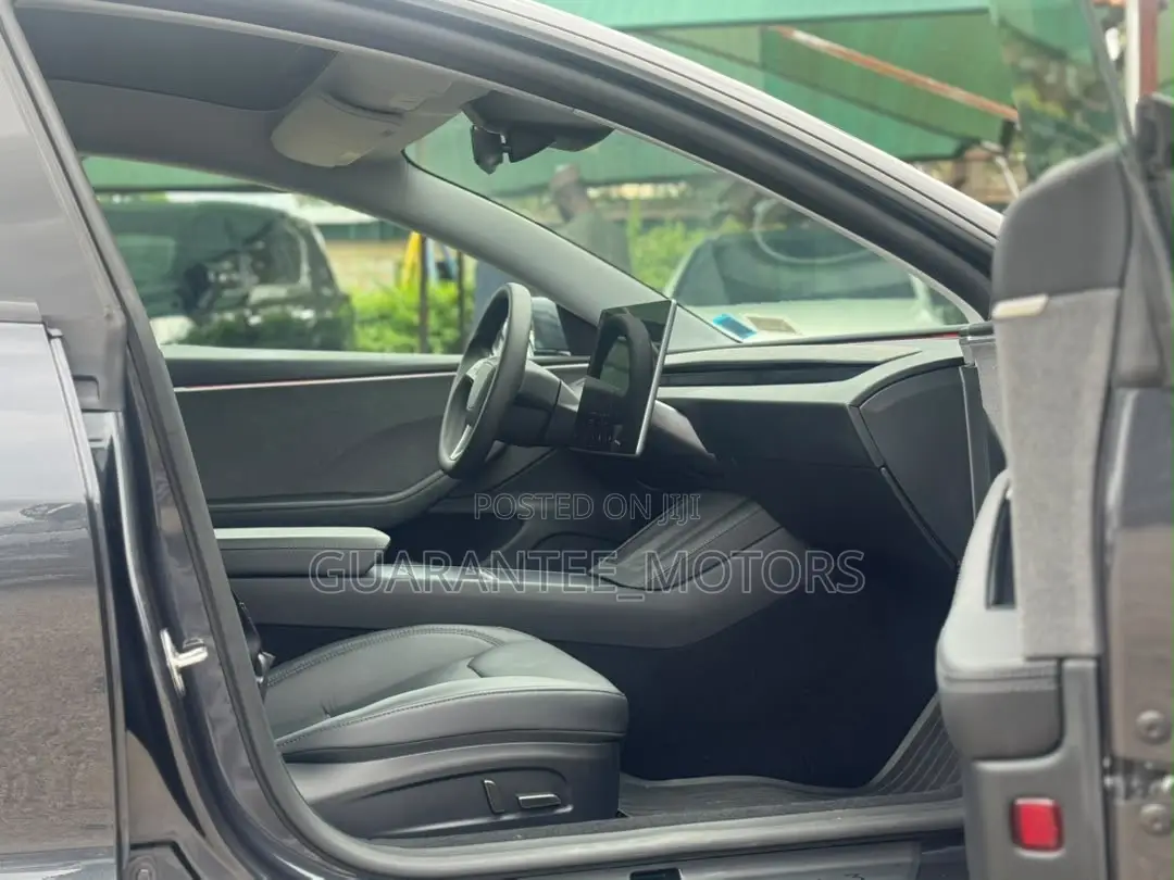 Tesla Model 3 2025 Gray