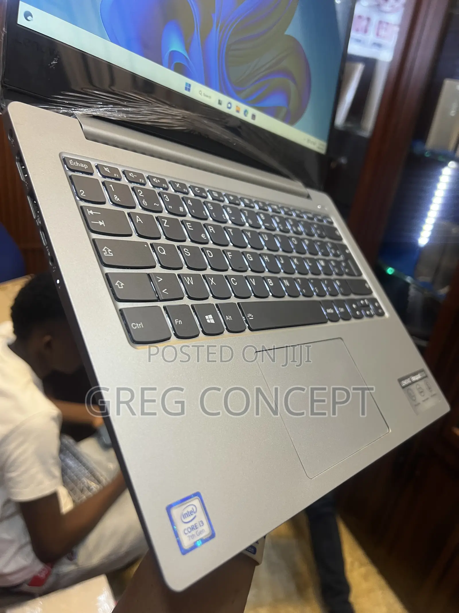 Laptop Lenovo IdeaPad 330S 12GB Intel Core i3 HDD+SSD 256GB